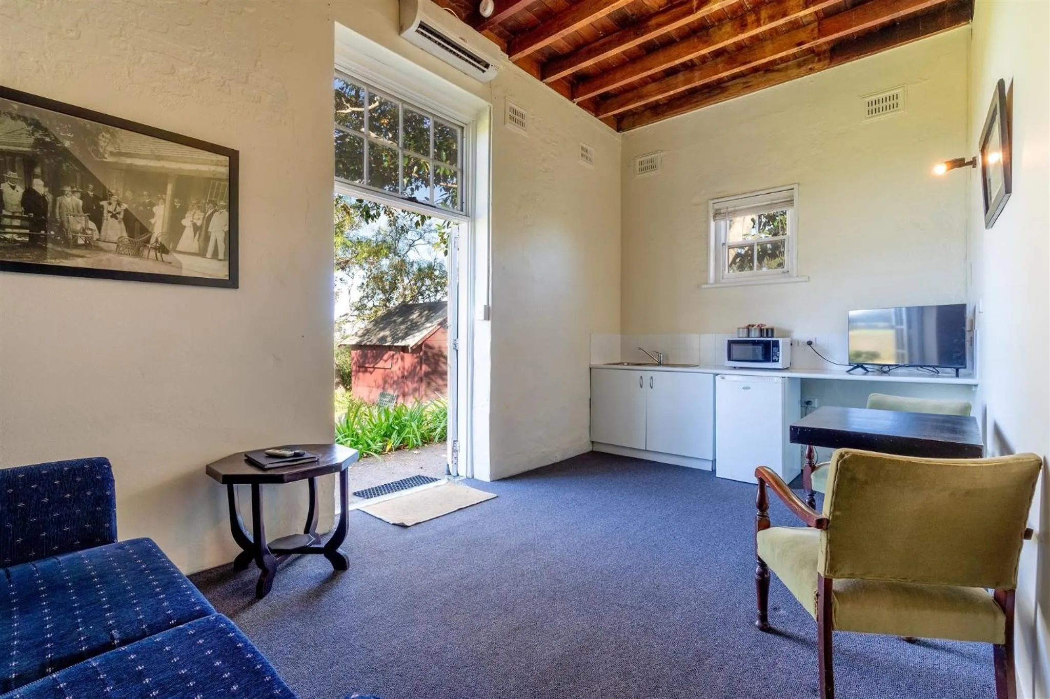 TV and multimedia in Coolangatta Estate Shoalhaven Heads