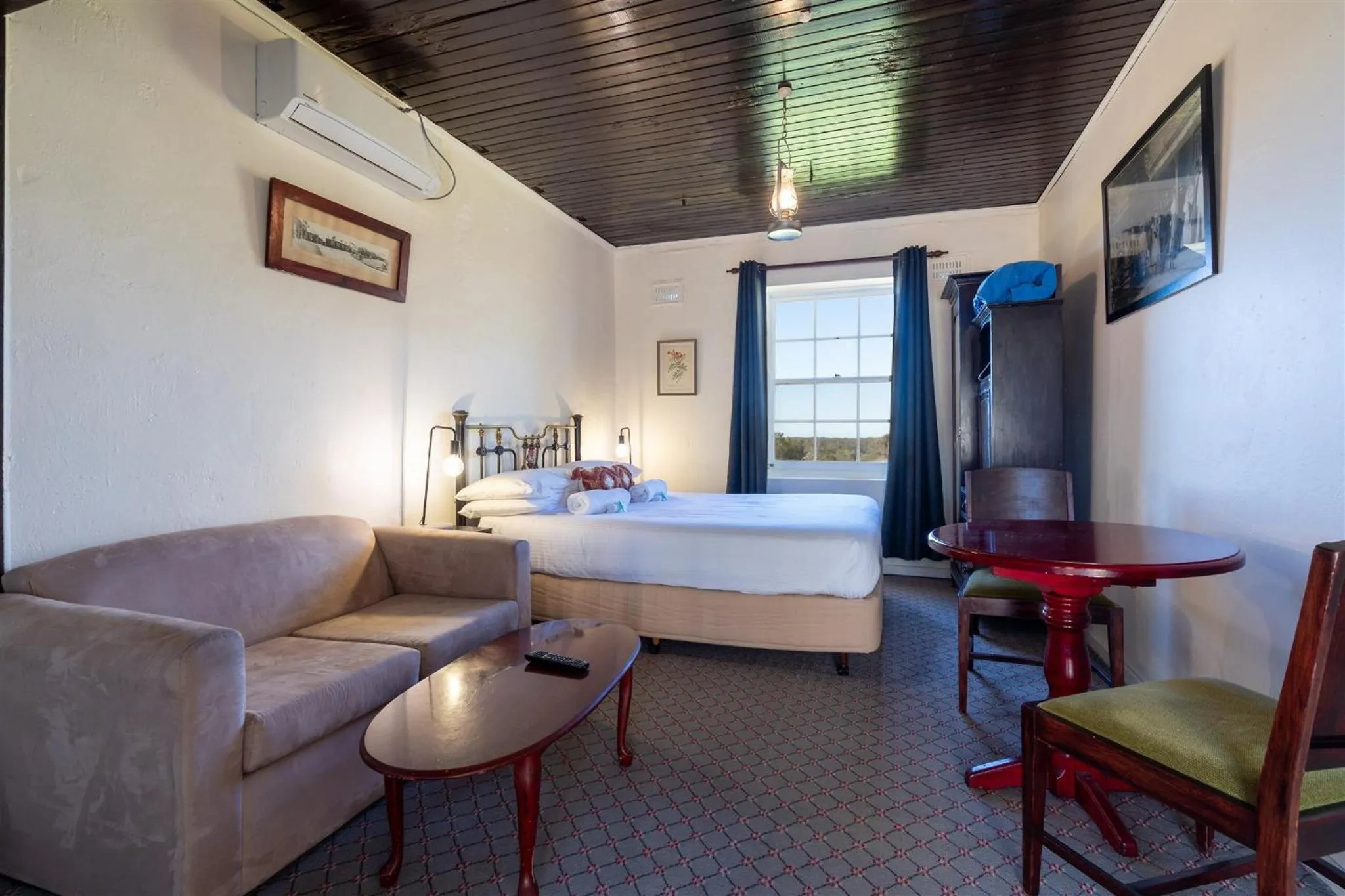 Bed in Coolangatta Estate Shoalhaven Heads