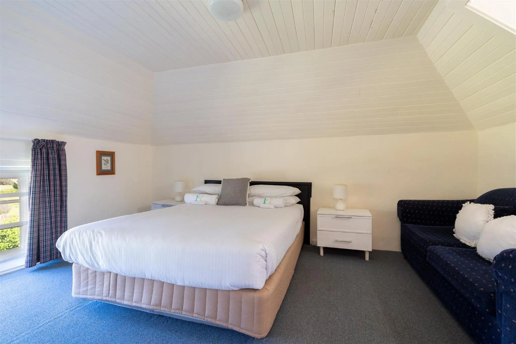 Bedroom, Bed in Coolangatta Estate Shoalhaven Heads