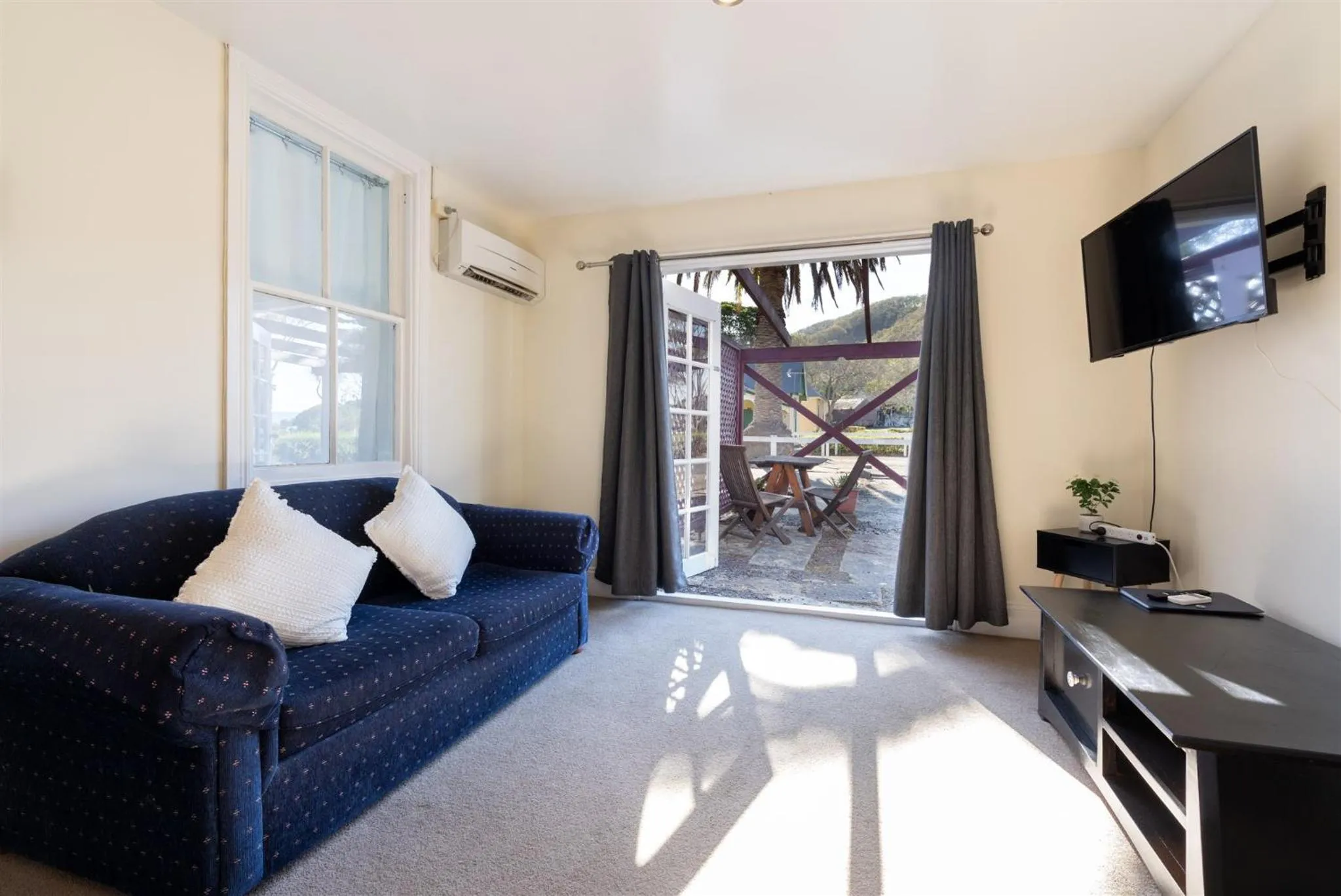 TV and multimedia in Coolangatta Estate Shoalhaven Heads