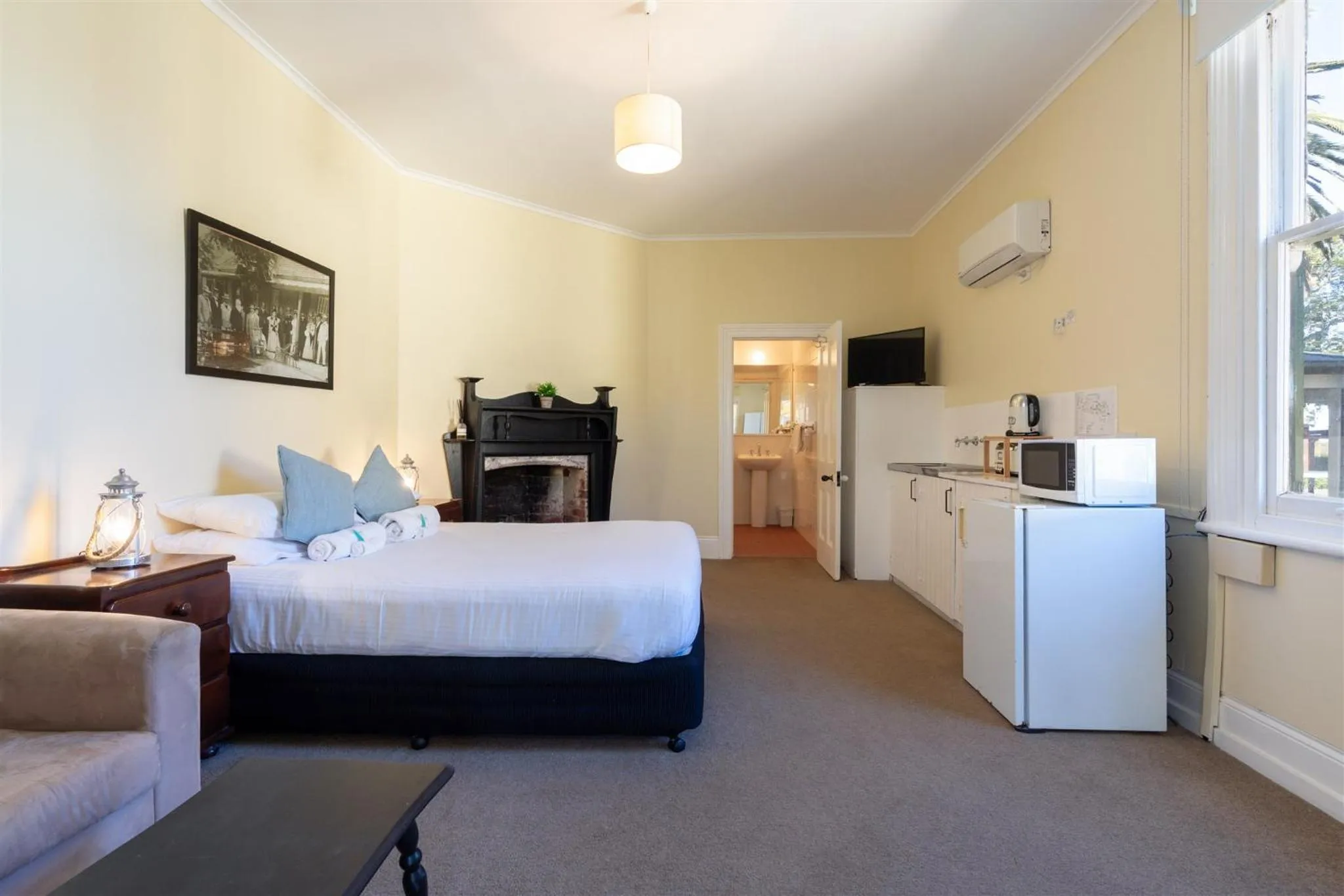 Bed in Coolangatta Estate Shoalhaven Heads