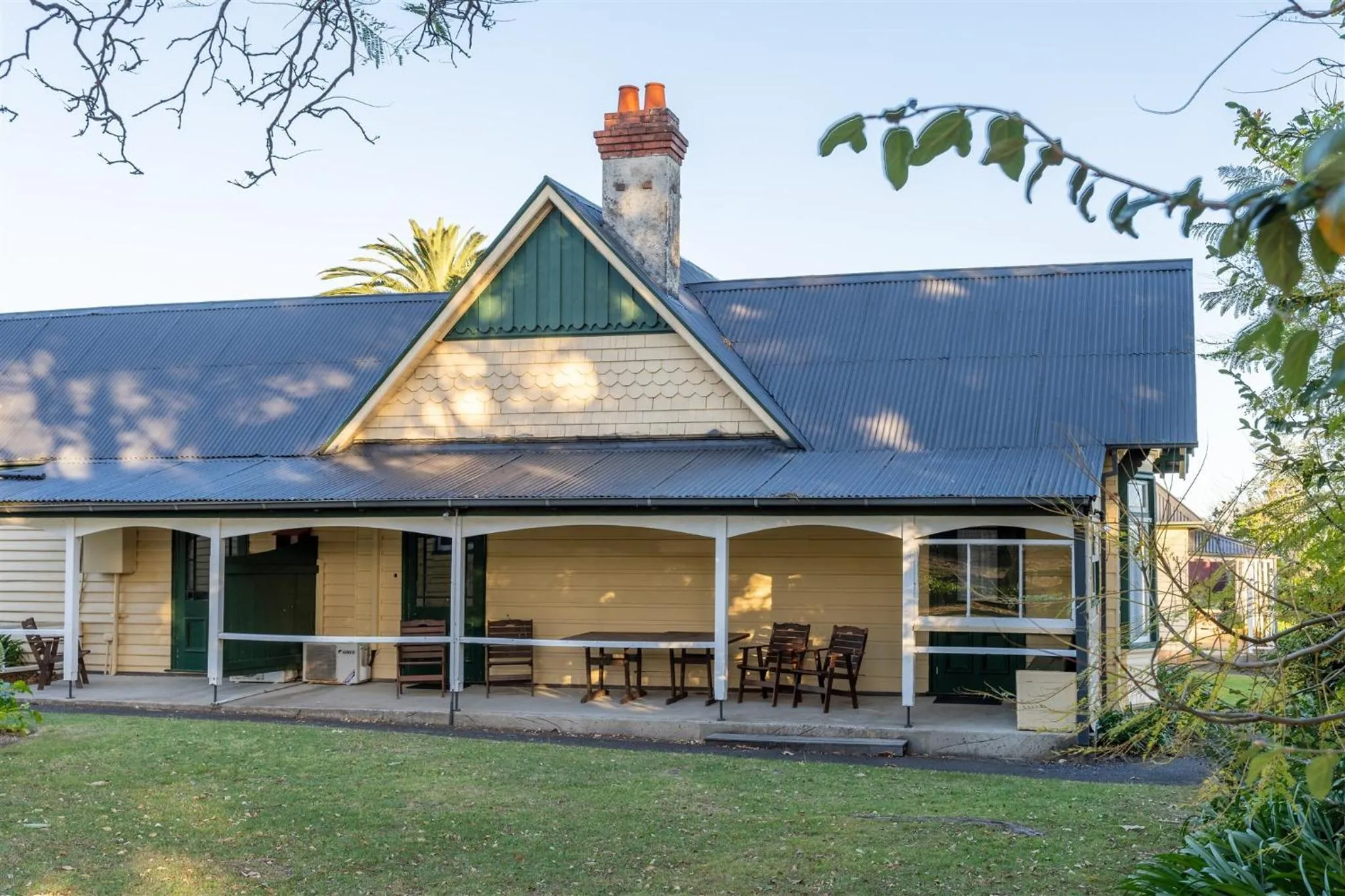 Property building in Coolangatta Estate Shoalhaven Heads