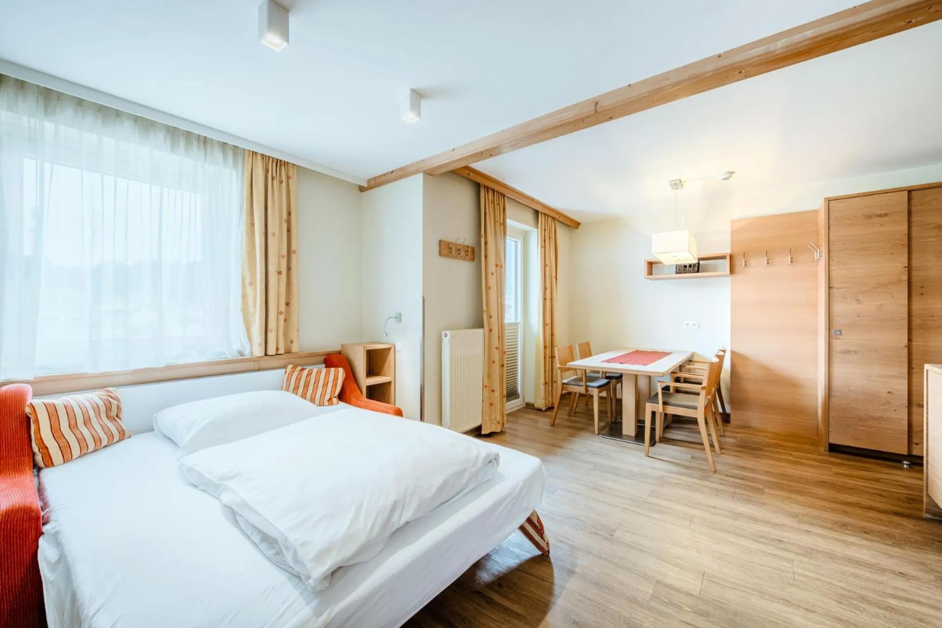 Living room, Bed in Harmls Aparthotel