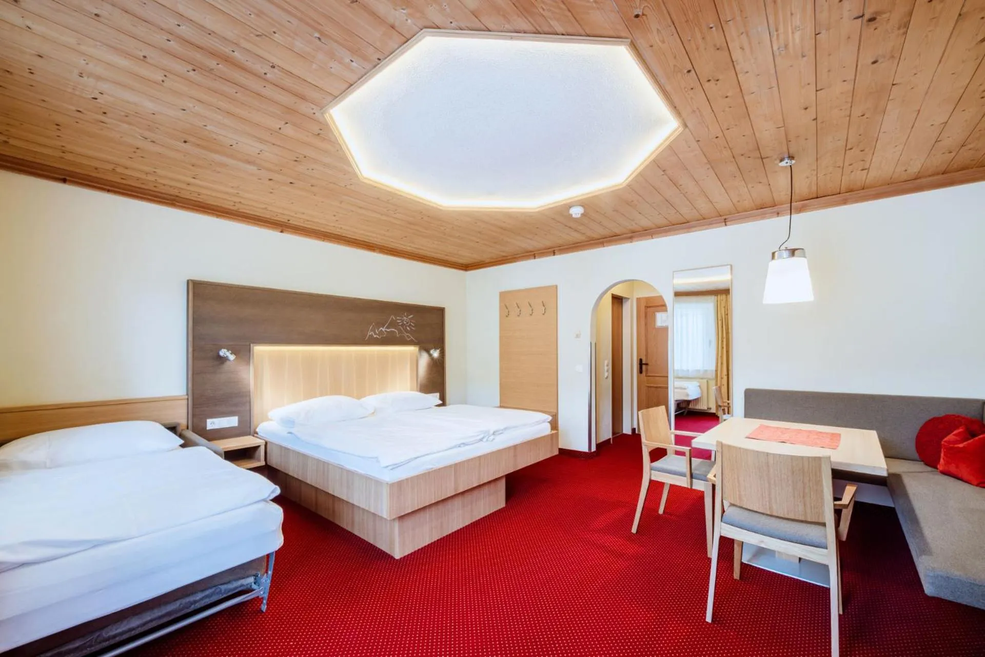 Dining area, Bed in Harmls Aparthotel