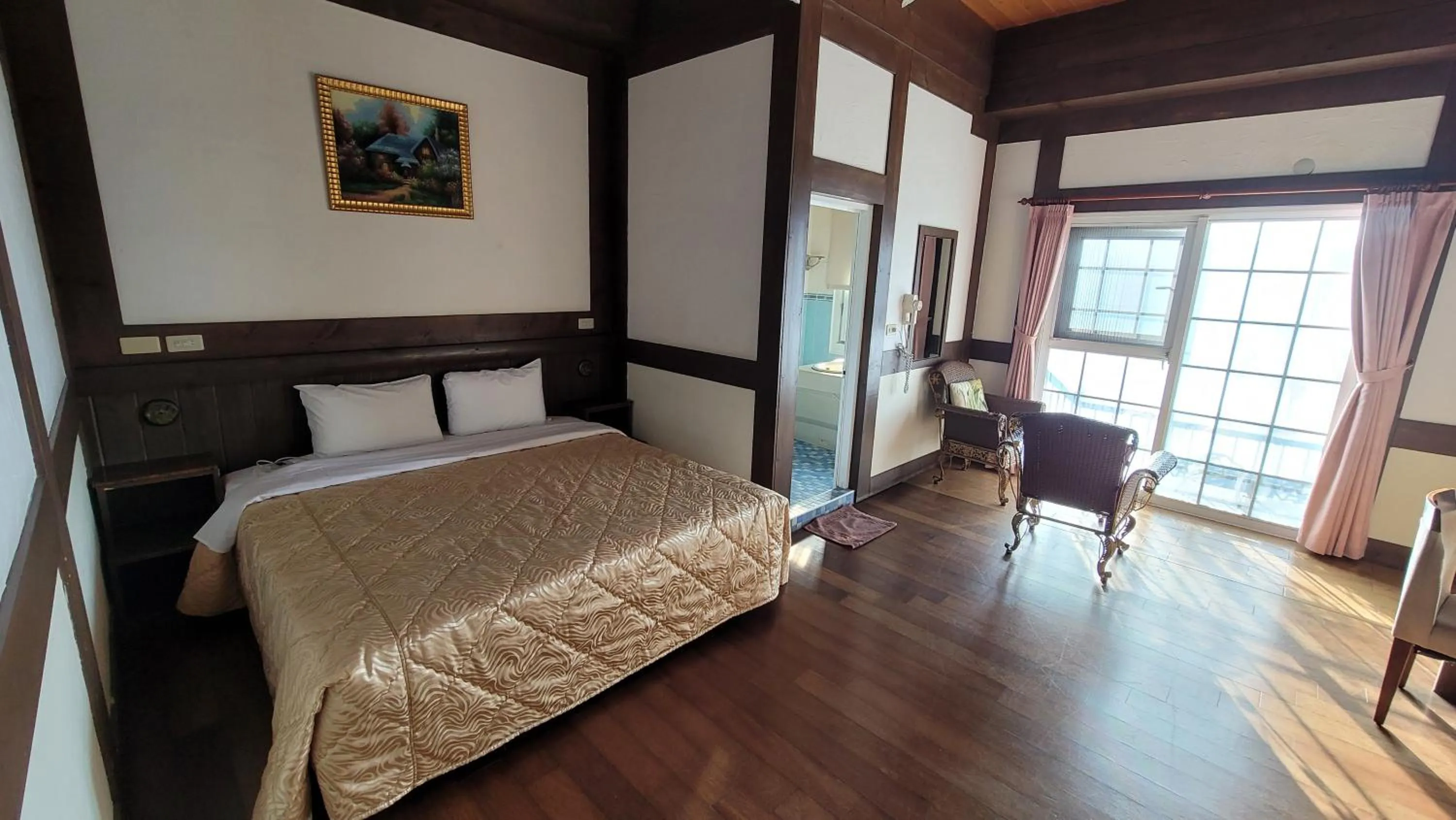 Bed in Maple Leave Holiday Villa