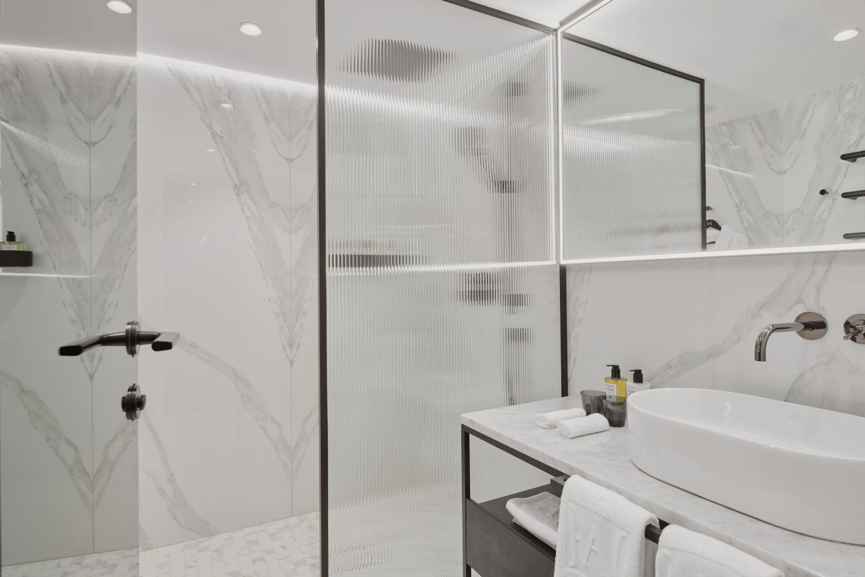 Shower in The Amauris Vienna - Relais & Châteaux