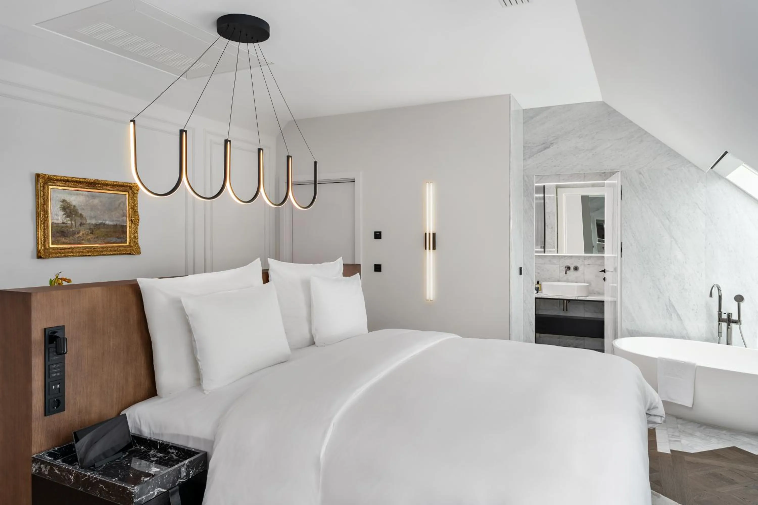 Bed in The Amauris Vienna - Relais & Châteaux