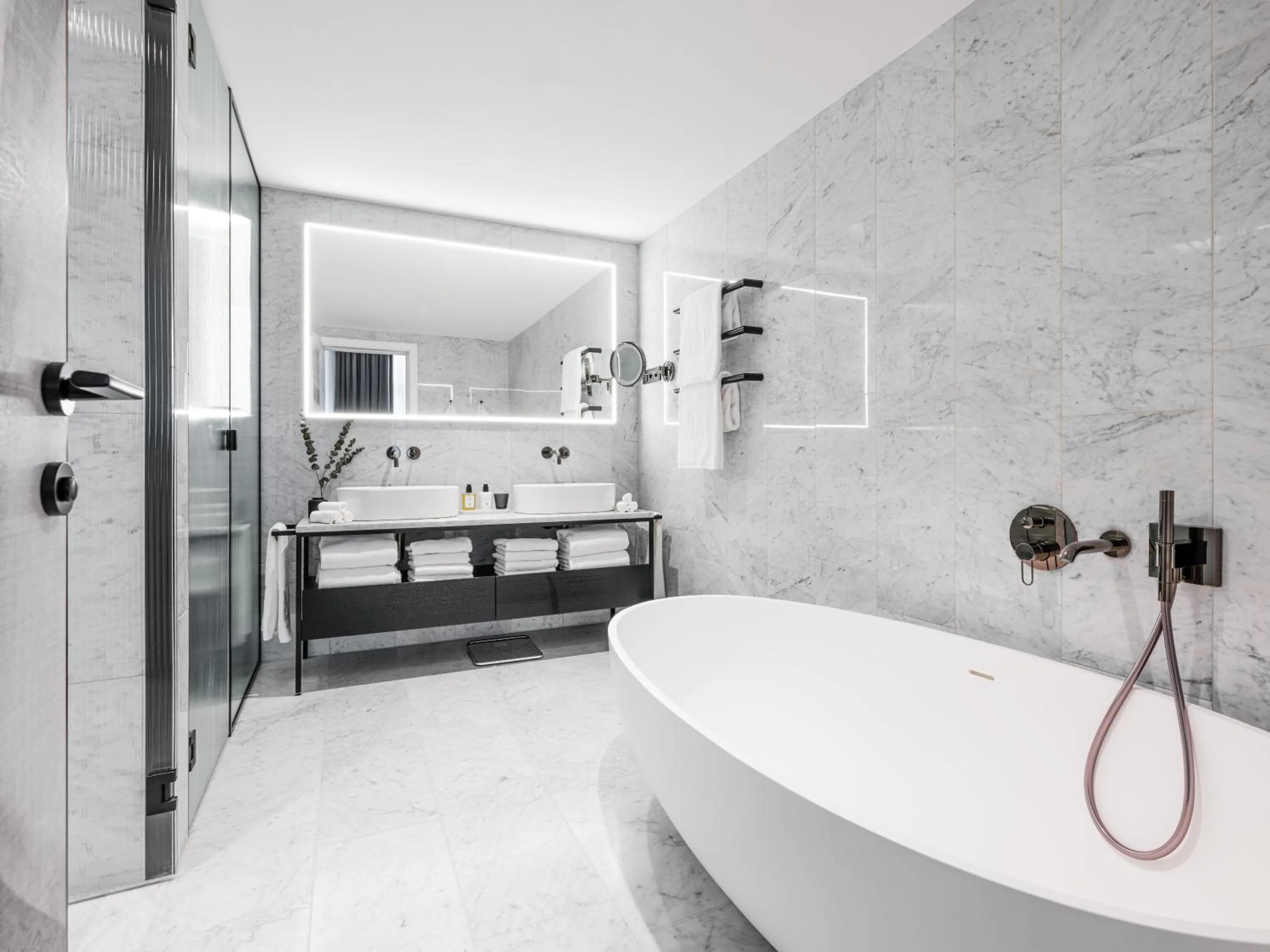 Shower in The Amauris Vienna - Relais & Châteaux