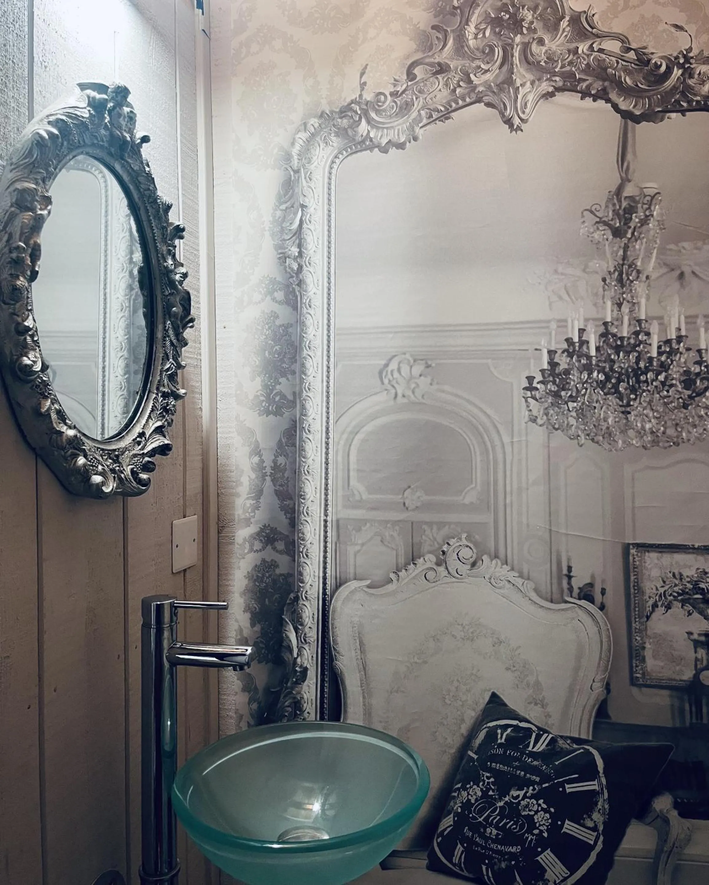 Bedroom in LaRiviere