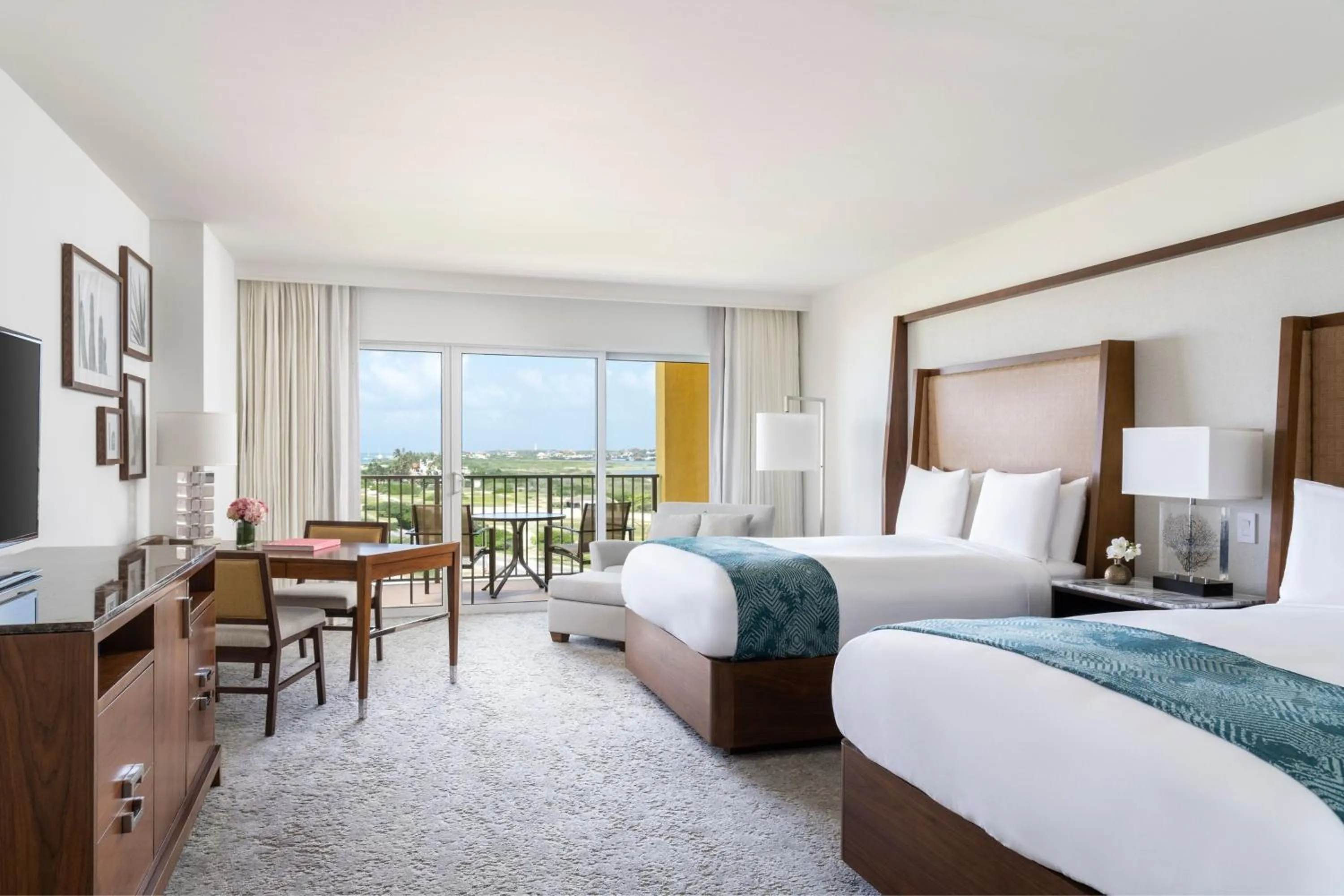 Photo of the whole room, Bed in The Ritz-Carlton, Aruba