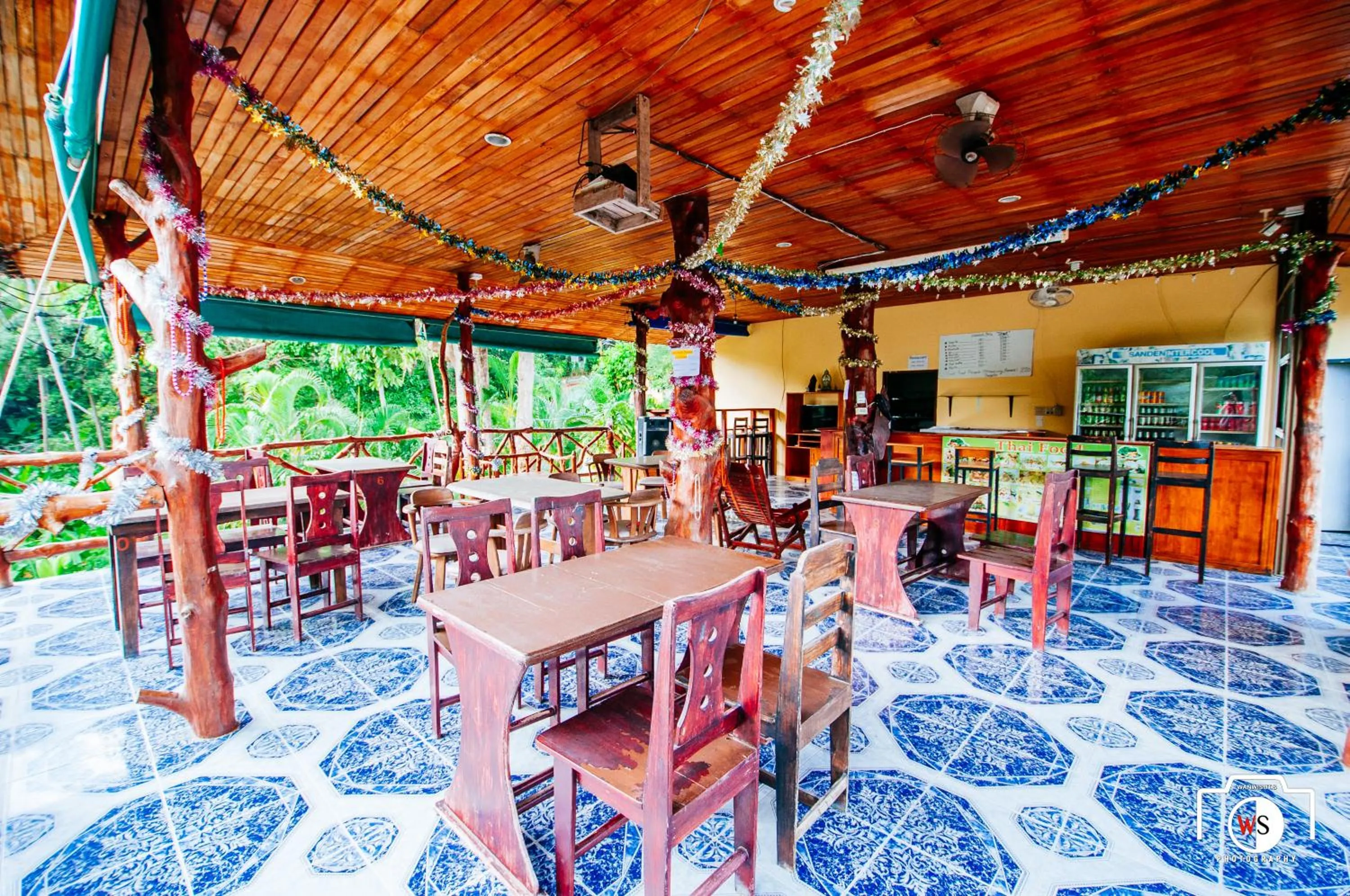 Restaurant/places to eat in Venus Resort