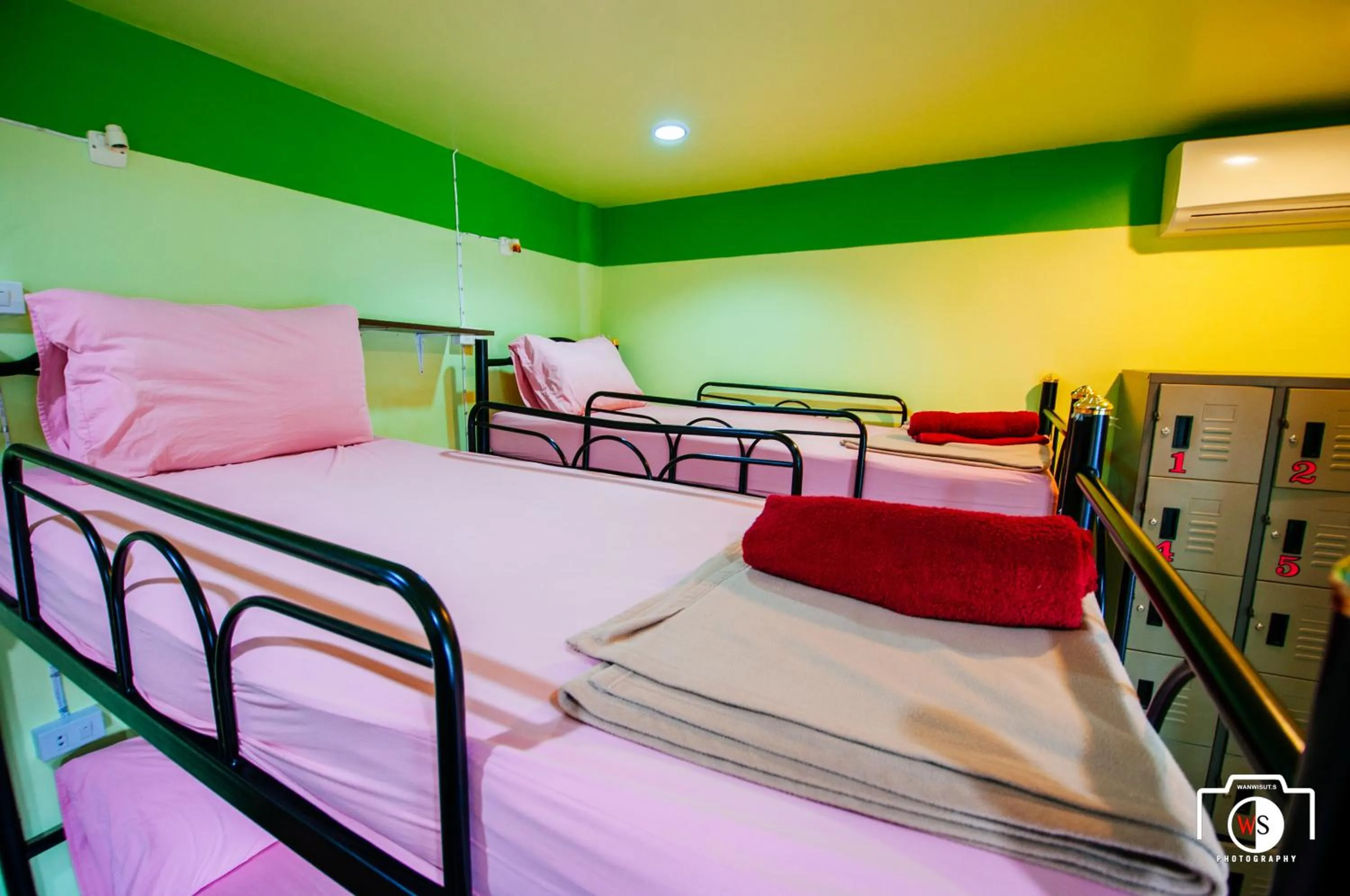 bunk bed, Bed in Venus Resort