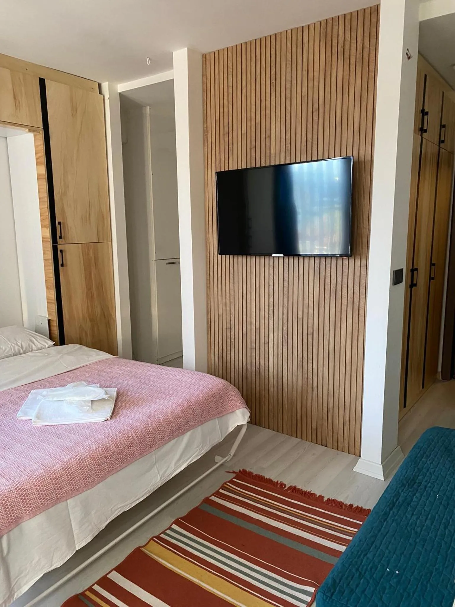 TV and multimedia, Bed in Istanbul Hub Flats