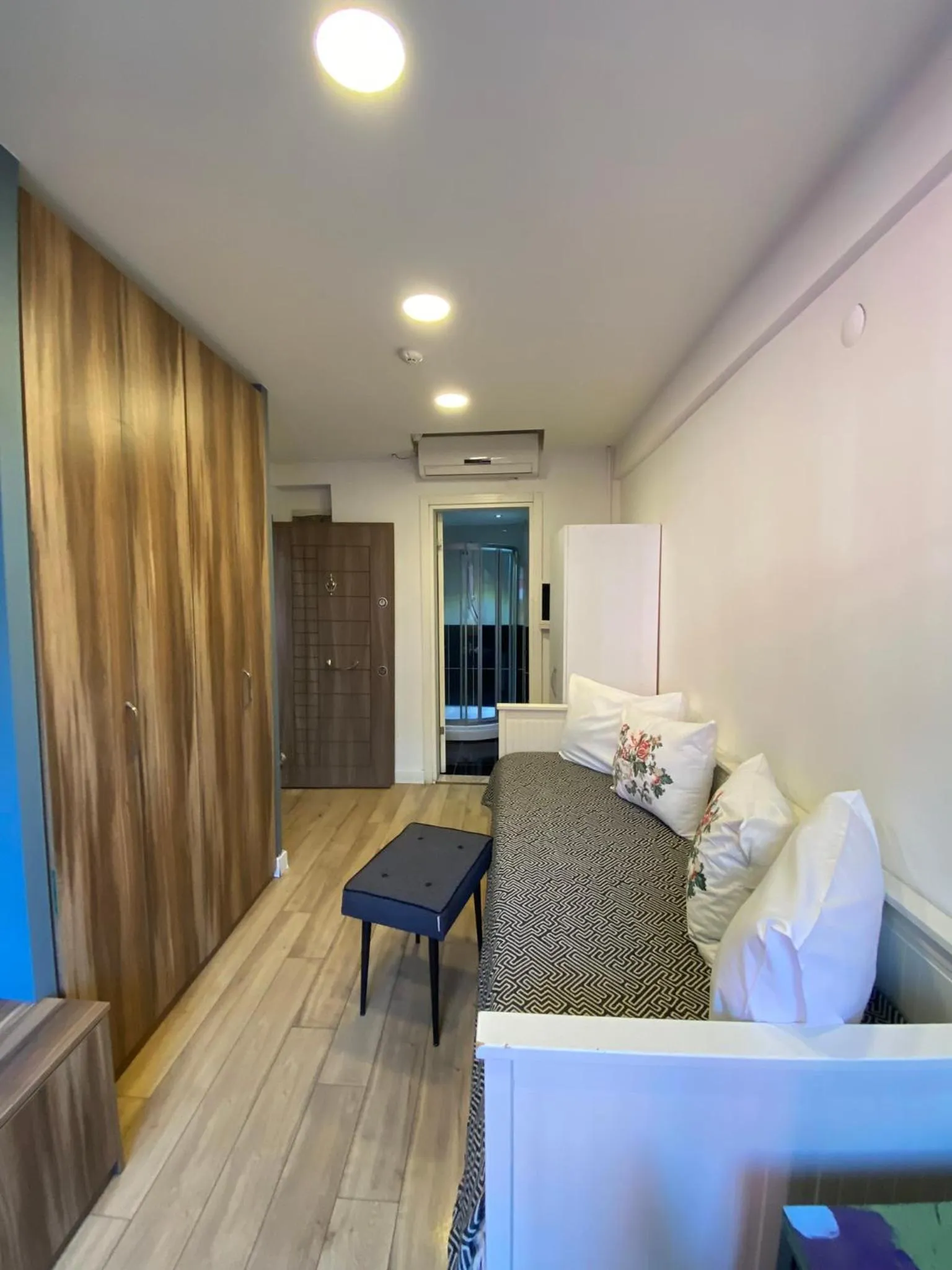 Bathroom, Bed in Istanbul Hub Flats