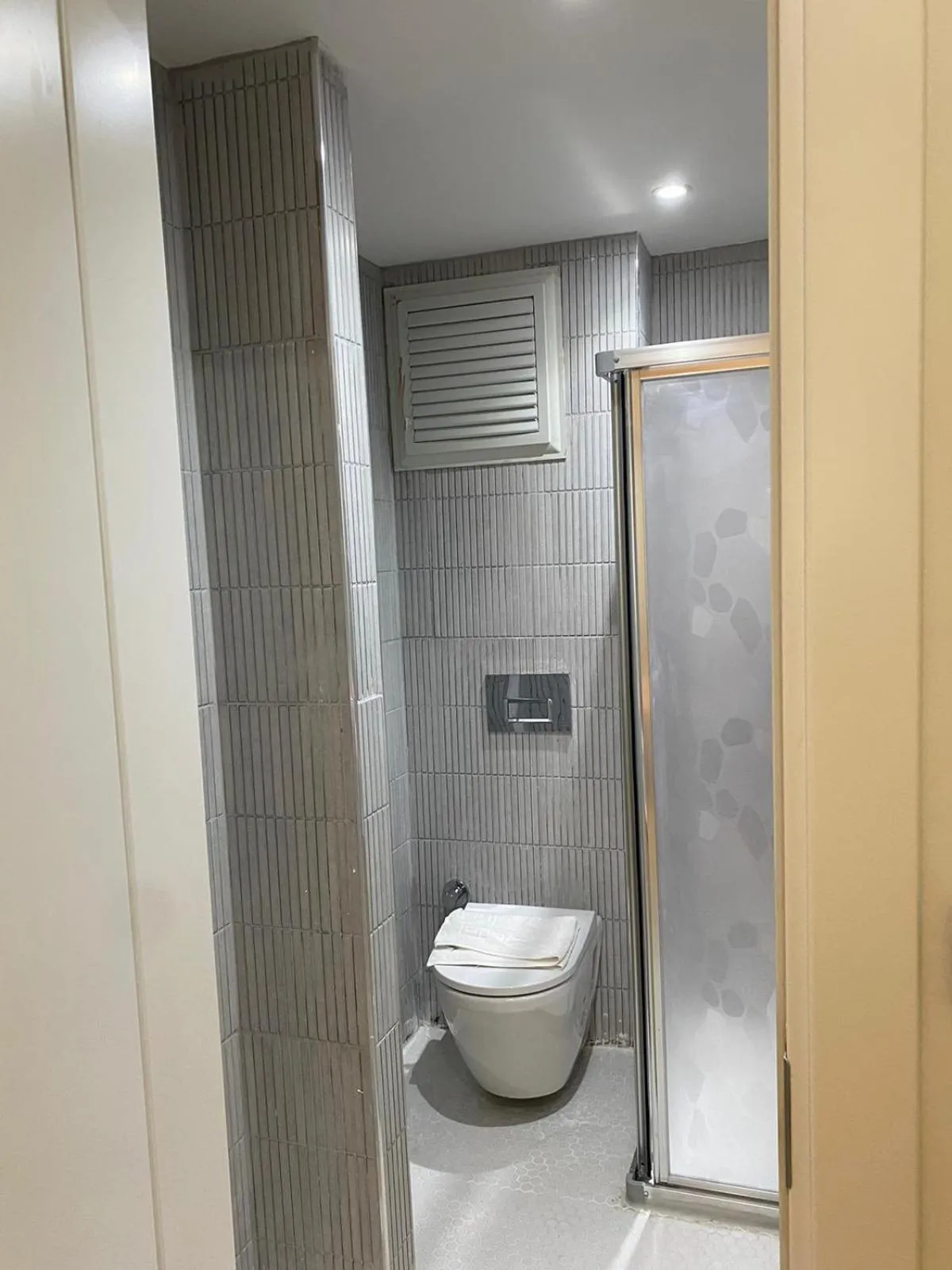 Toilet in Istanbul Hub Flats