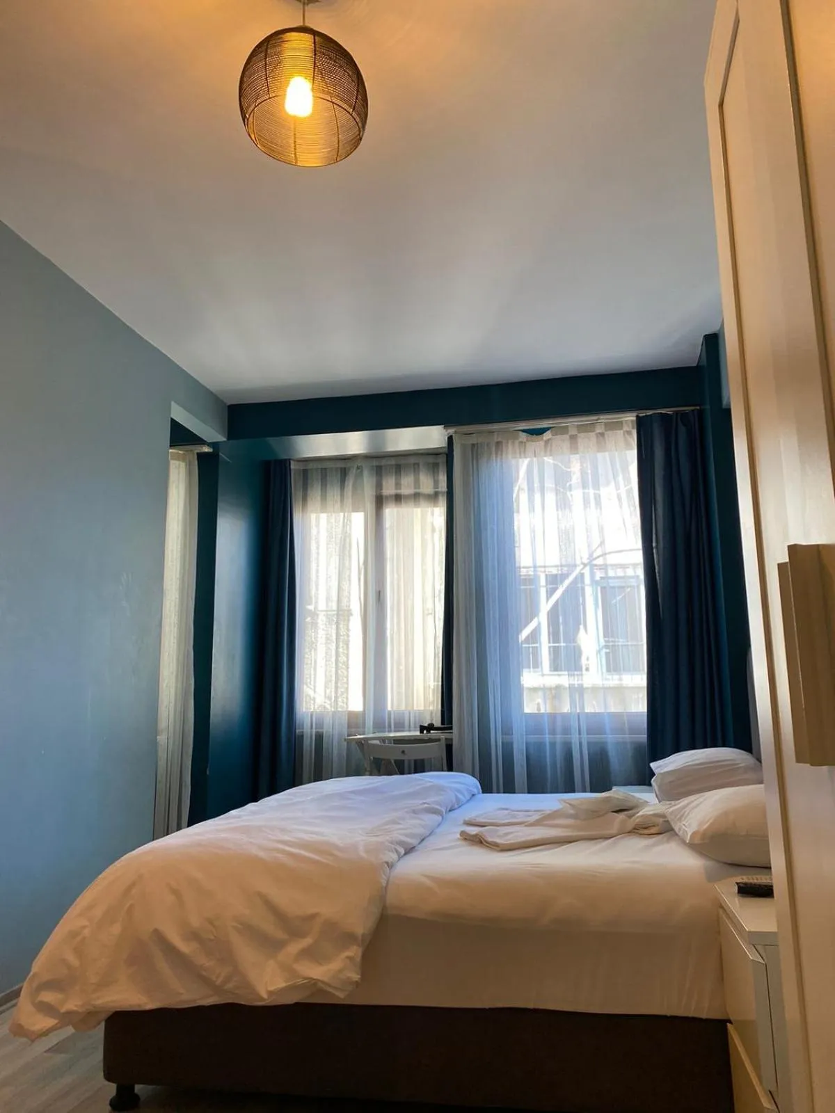 Bed in Istanbul Hub Flats