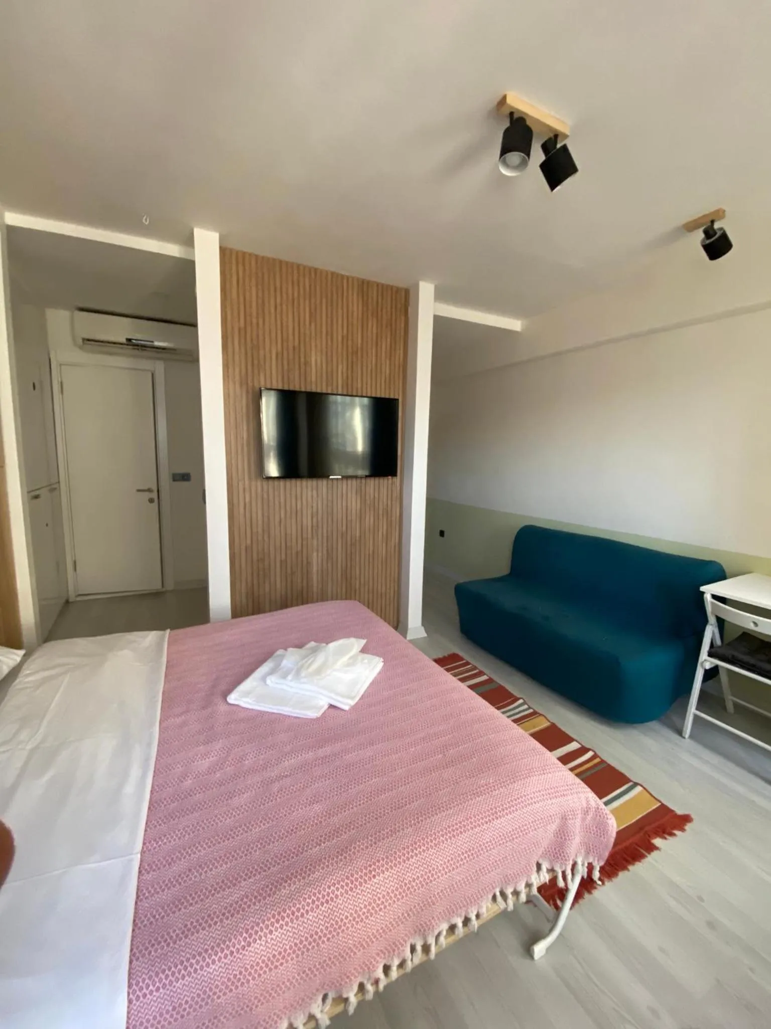Bed in Istanbul Hub Flats