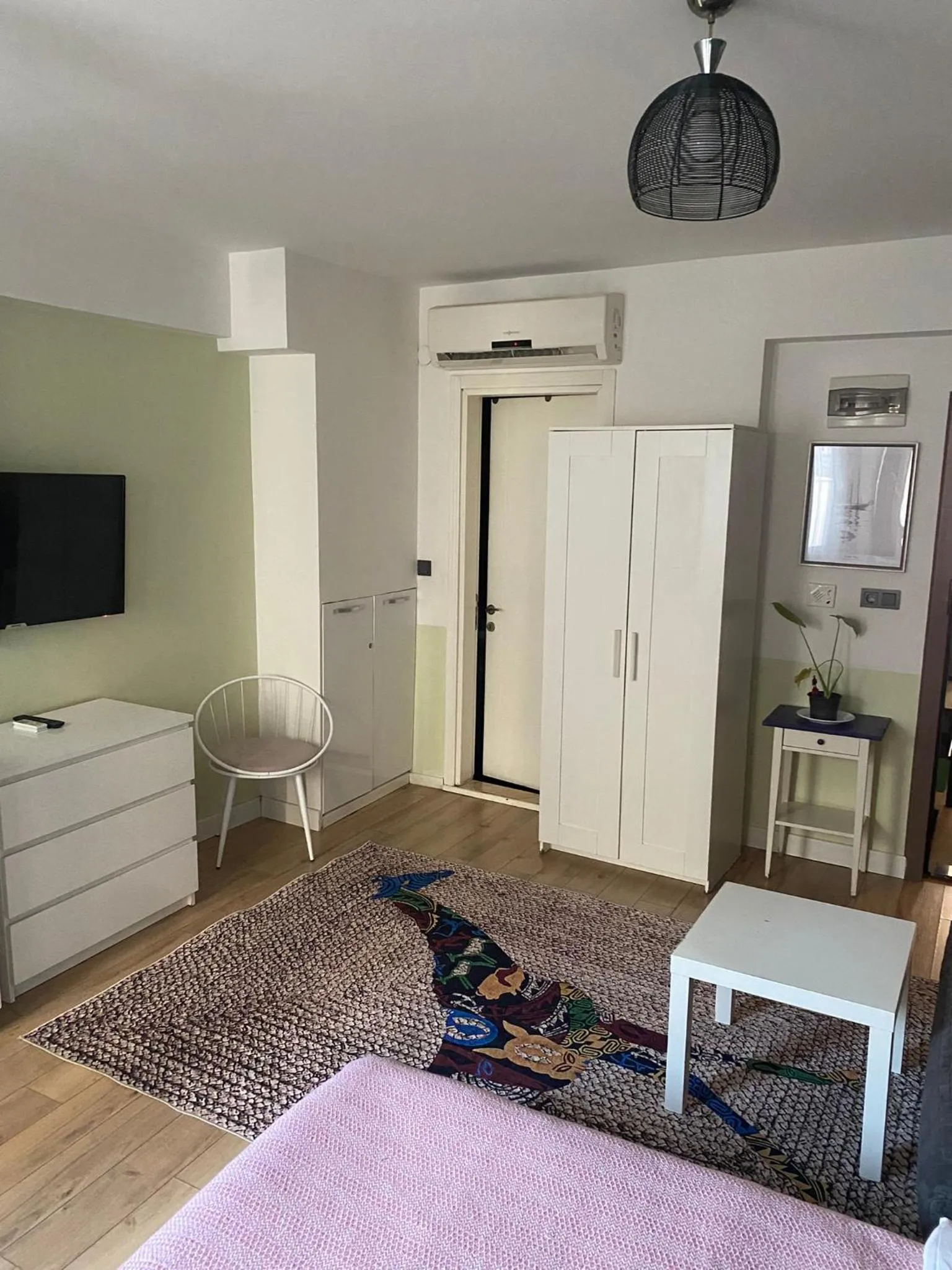 Communal lounge/ TV room, Bed in Istanbul Hub Flats