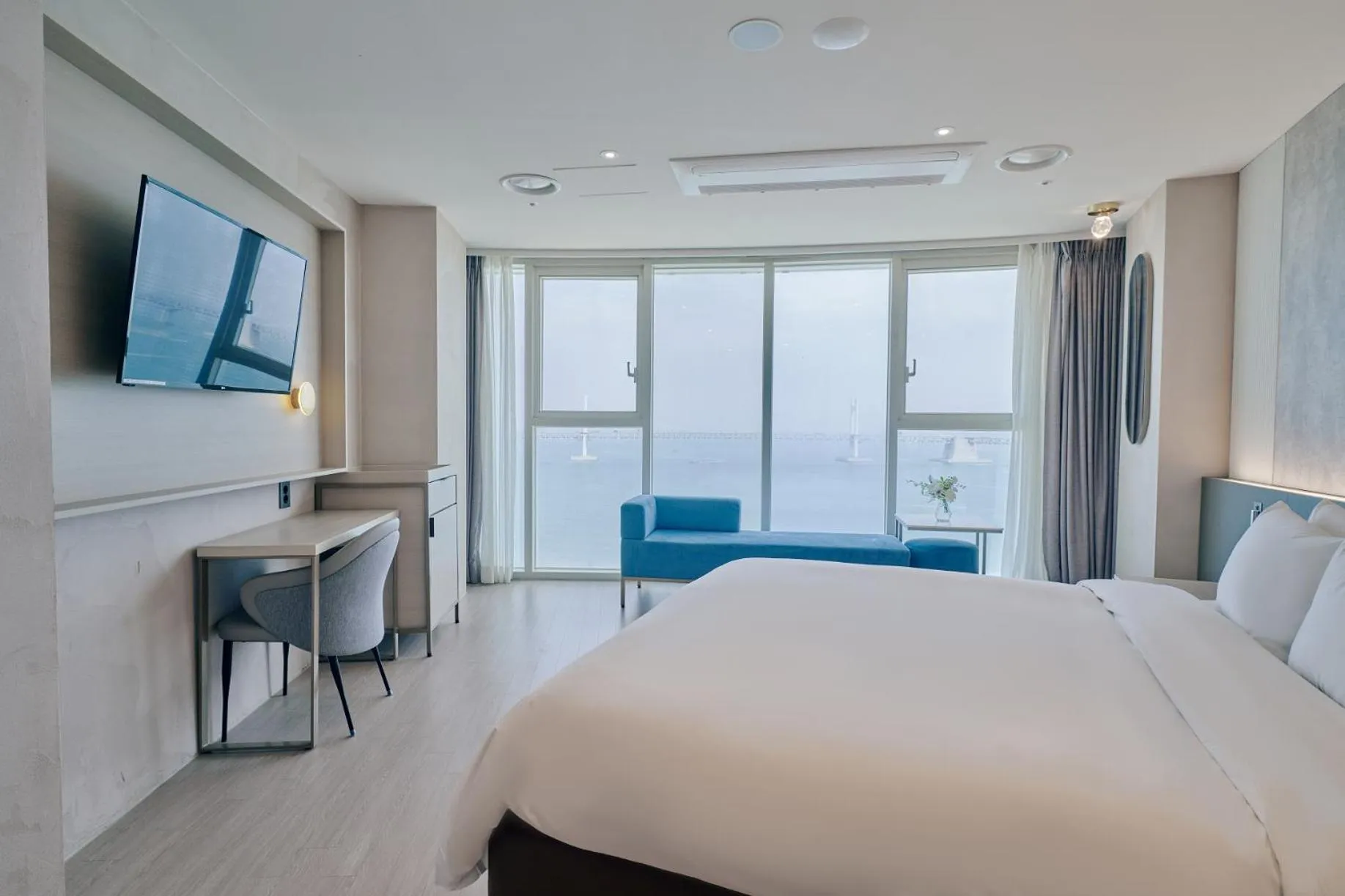 Bed in Hotel Aqua Palace