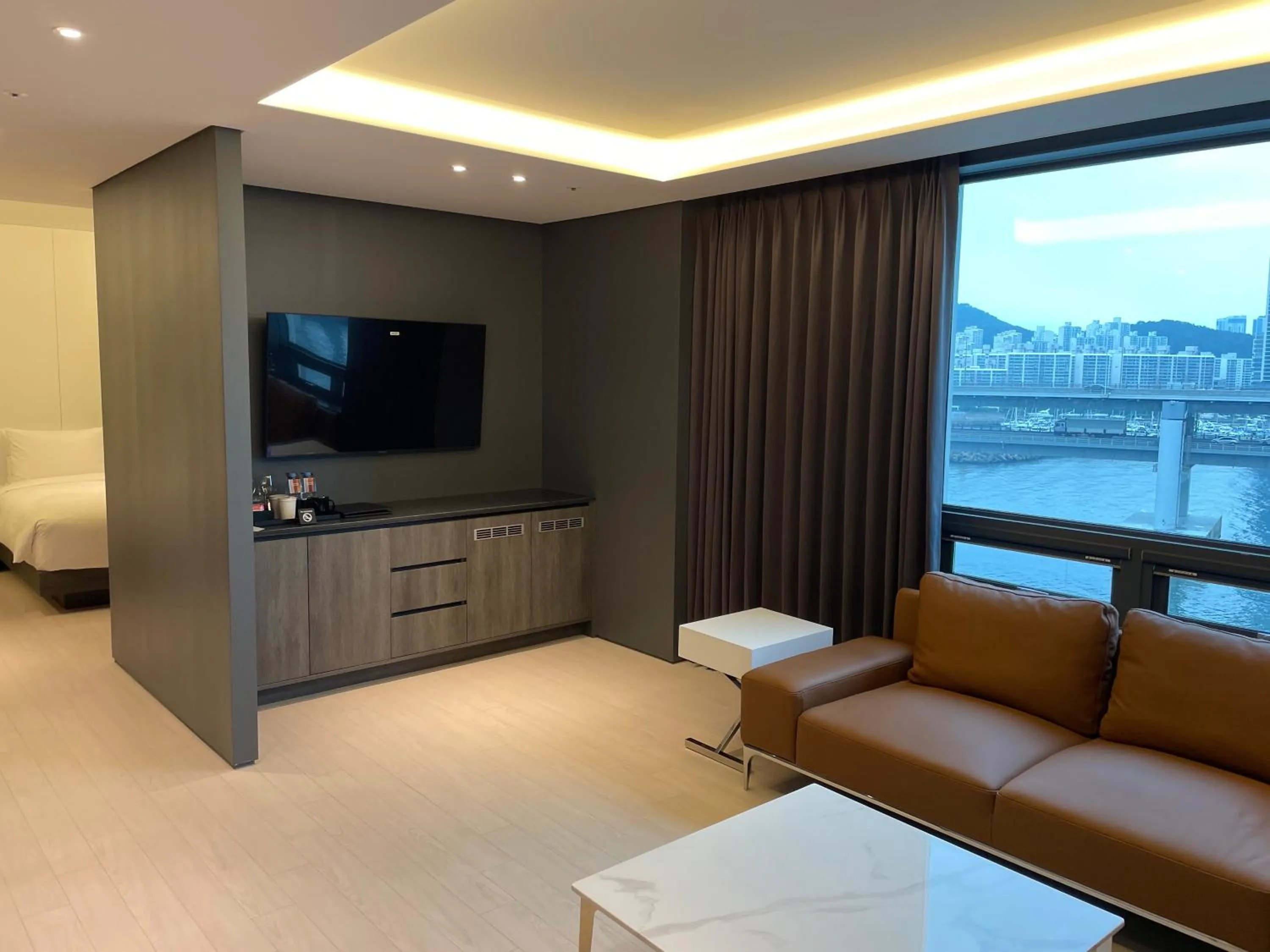 TV and multimedia in AG405 Hotel