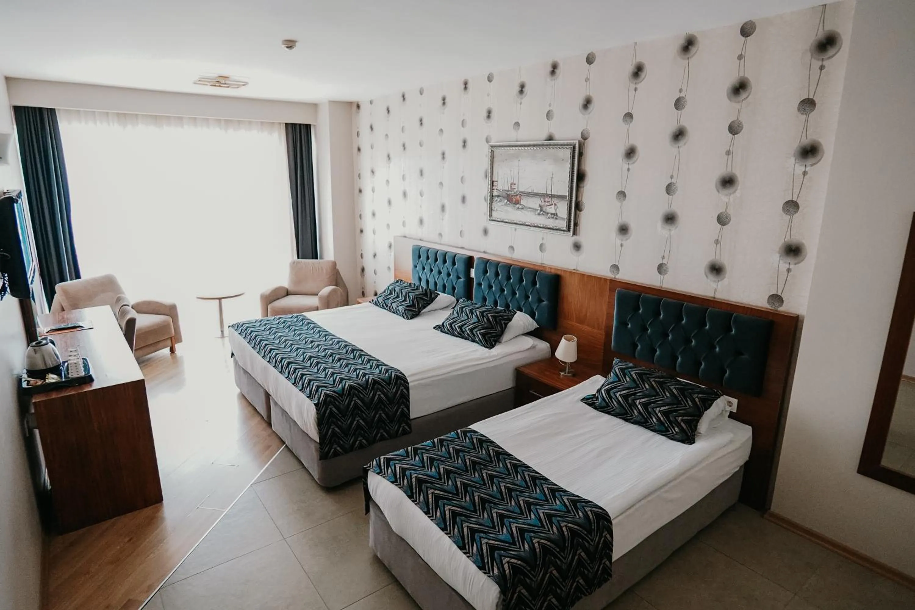 Communal lounge/ TV room in Grand Karot Hotel