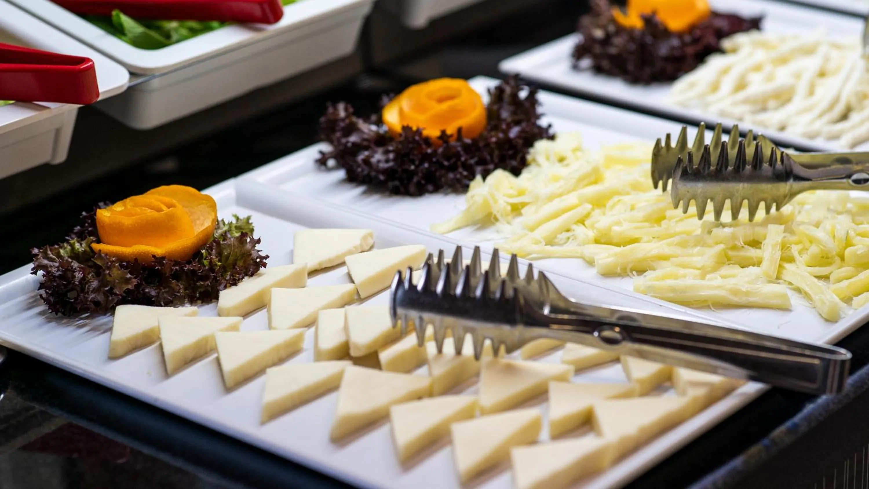 Restaurant/places to eat in Grand Karot Hotel