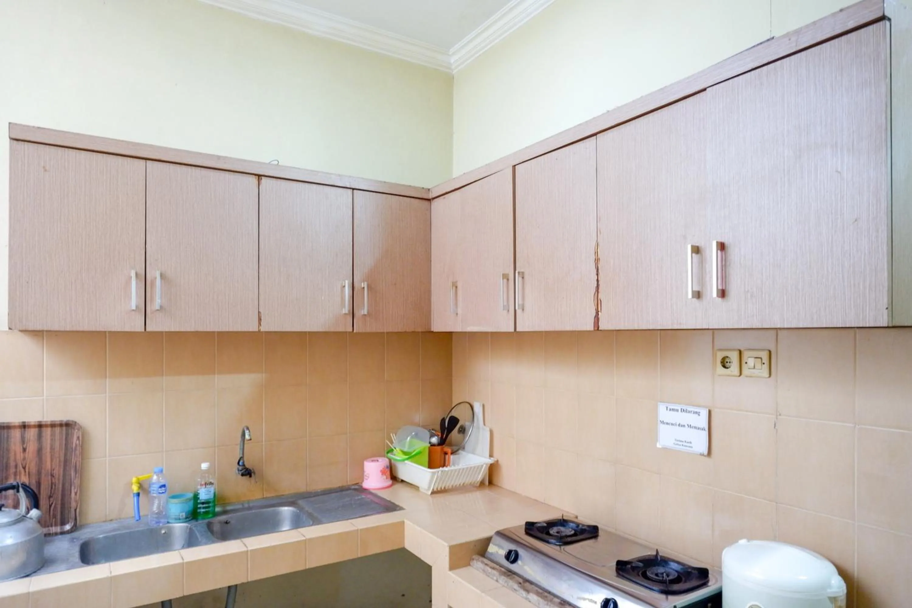 Communal kitchen in KoolKost near Kawasan Simpang Lima Semarang