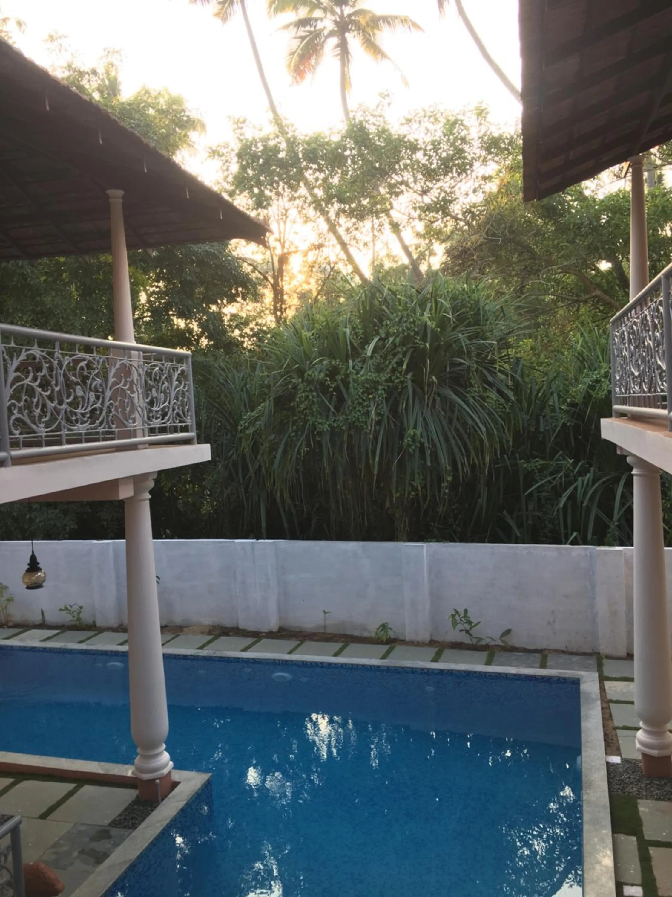Swimming pool in Mandaram villas