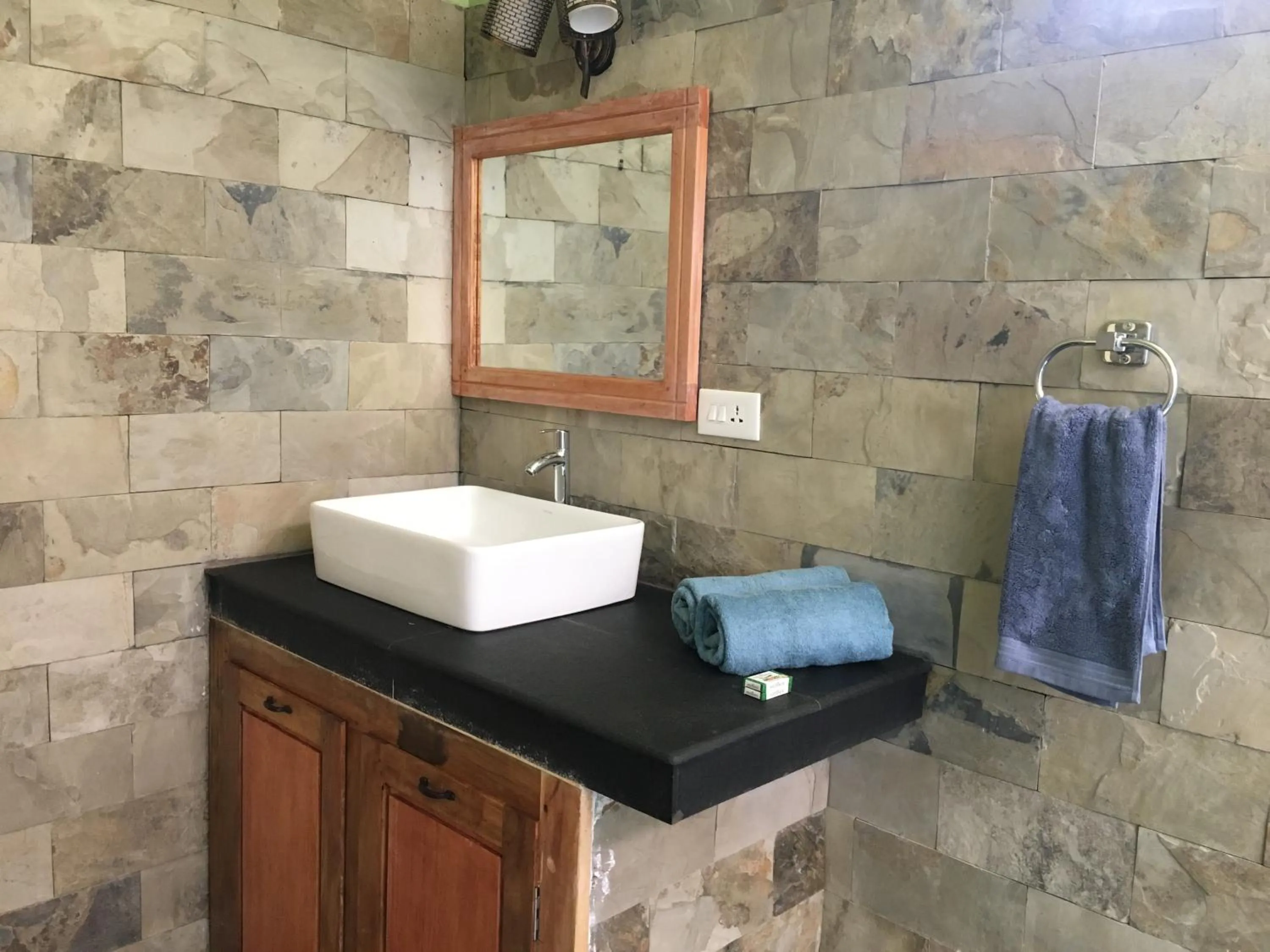 Bathroom in Mandaram villas