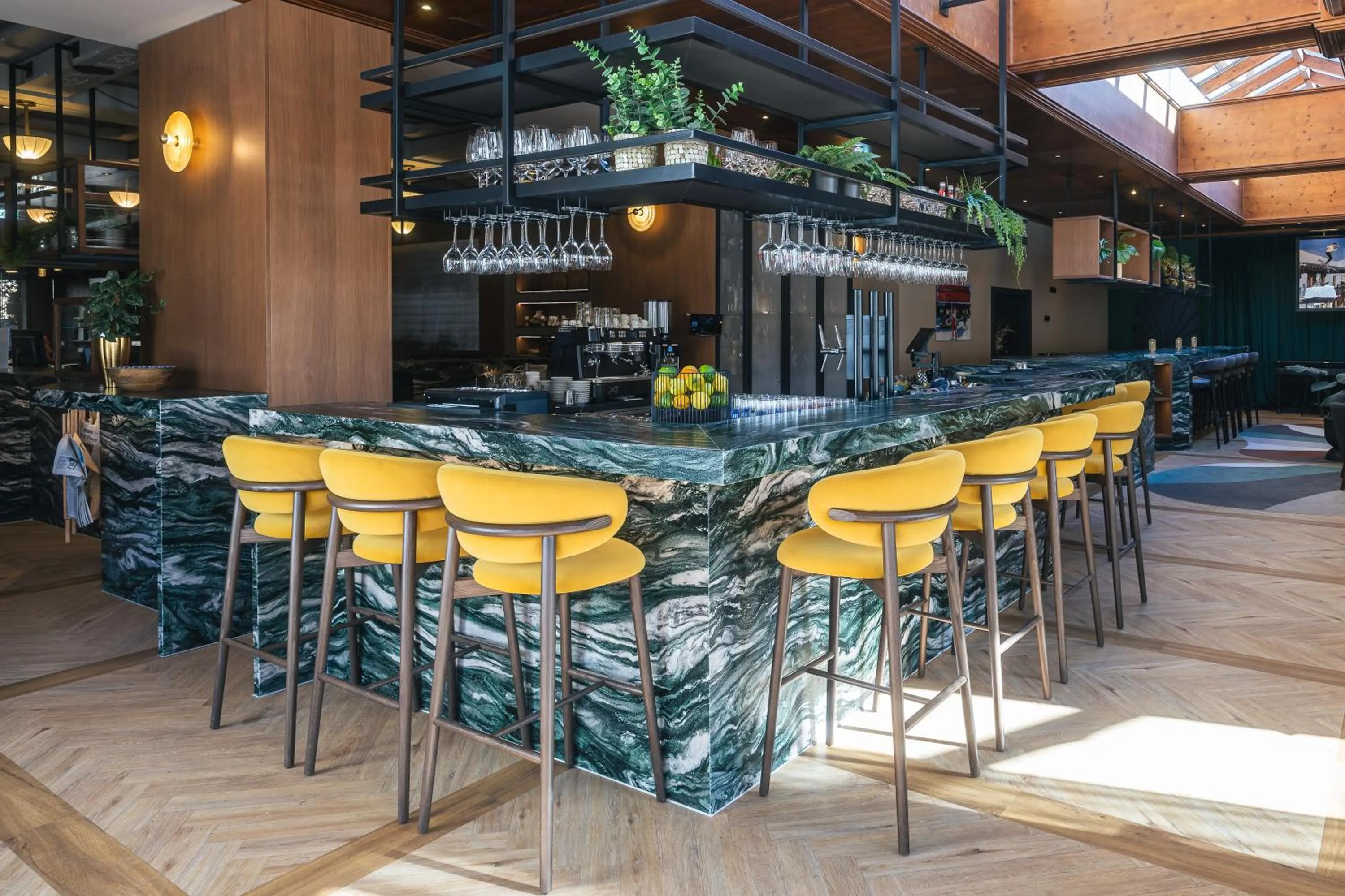 Lounge or bar in Upside Down Town Hotel-Neue Post