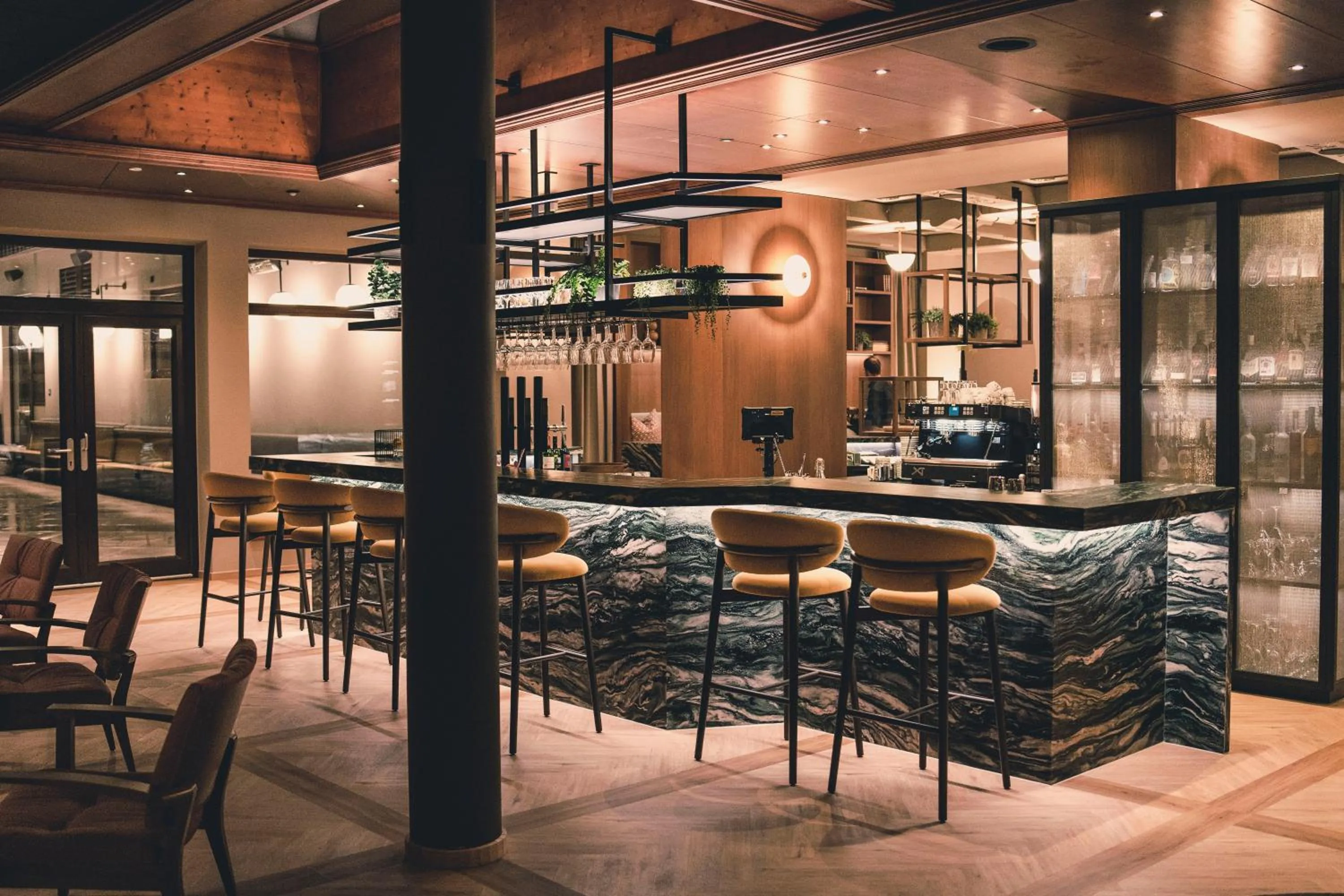 Lounge or bar in Upside Down Town Hotel-Neue Post