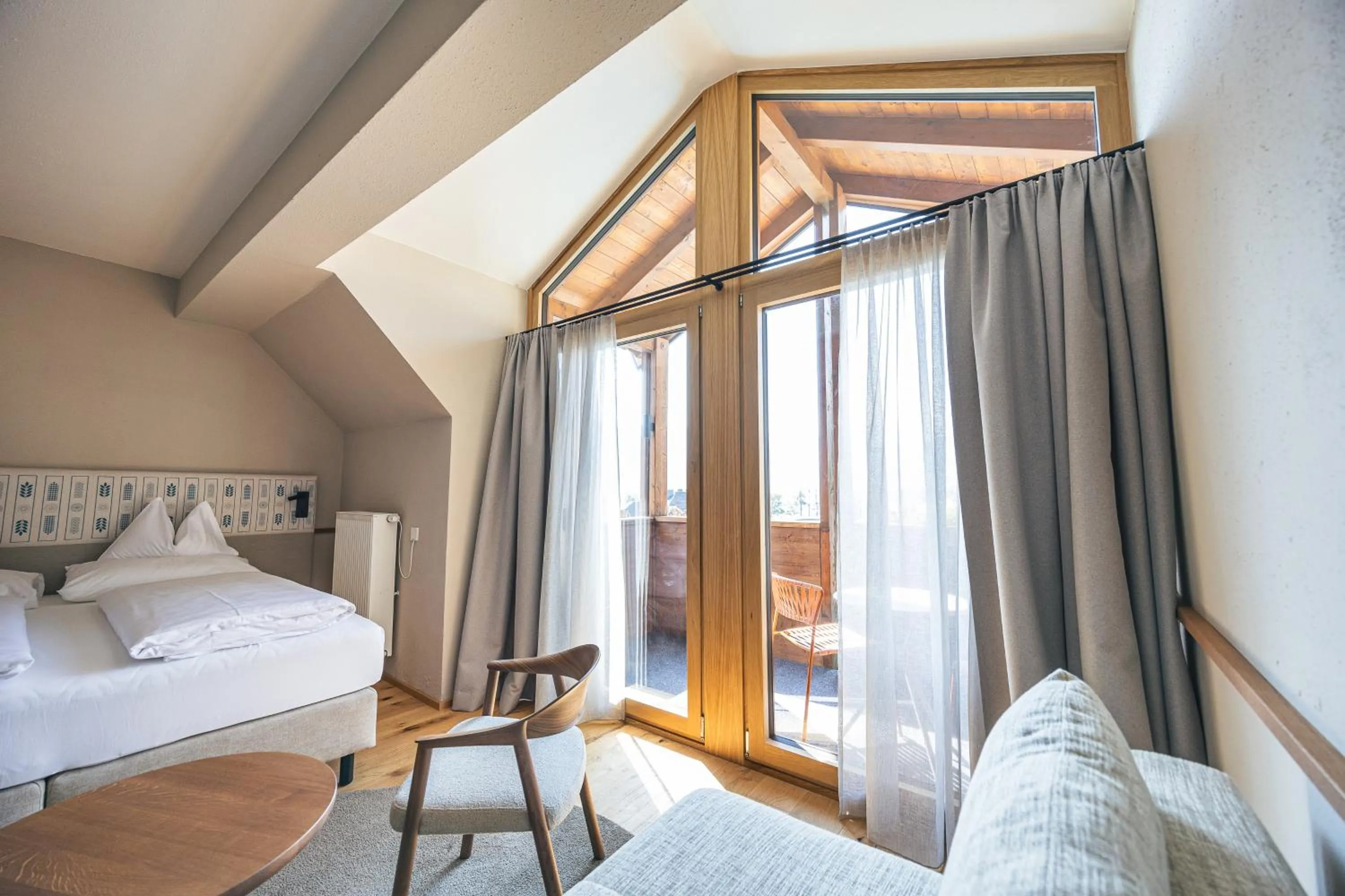 Photo of the whole room, Bed in Upside Down Town Hotel-Neue Post