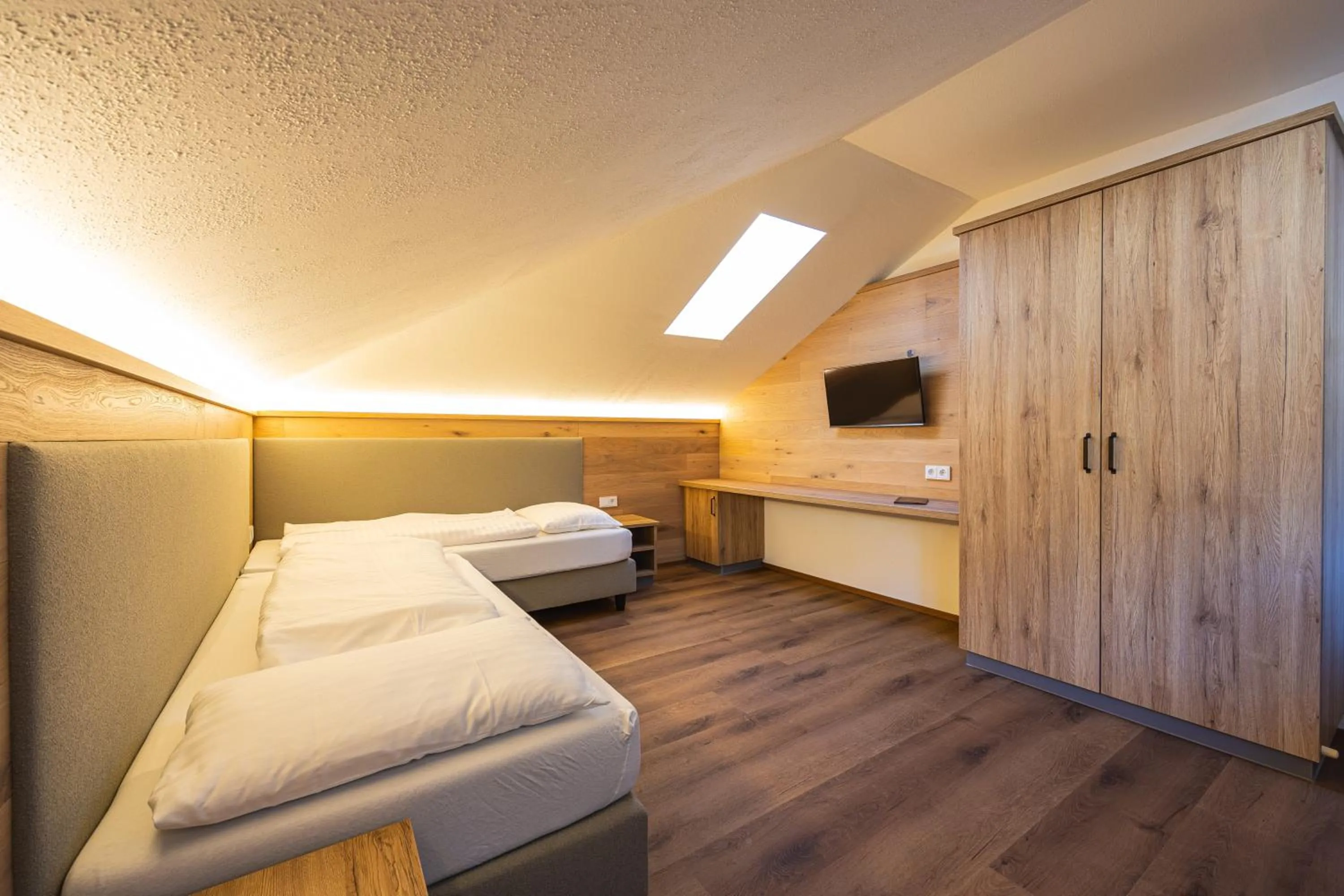 Photo of the whole room, Bed in Upside Down Town Hotel-Neue Post