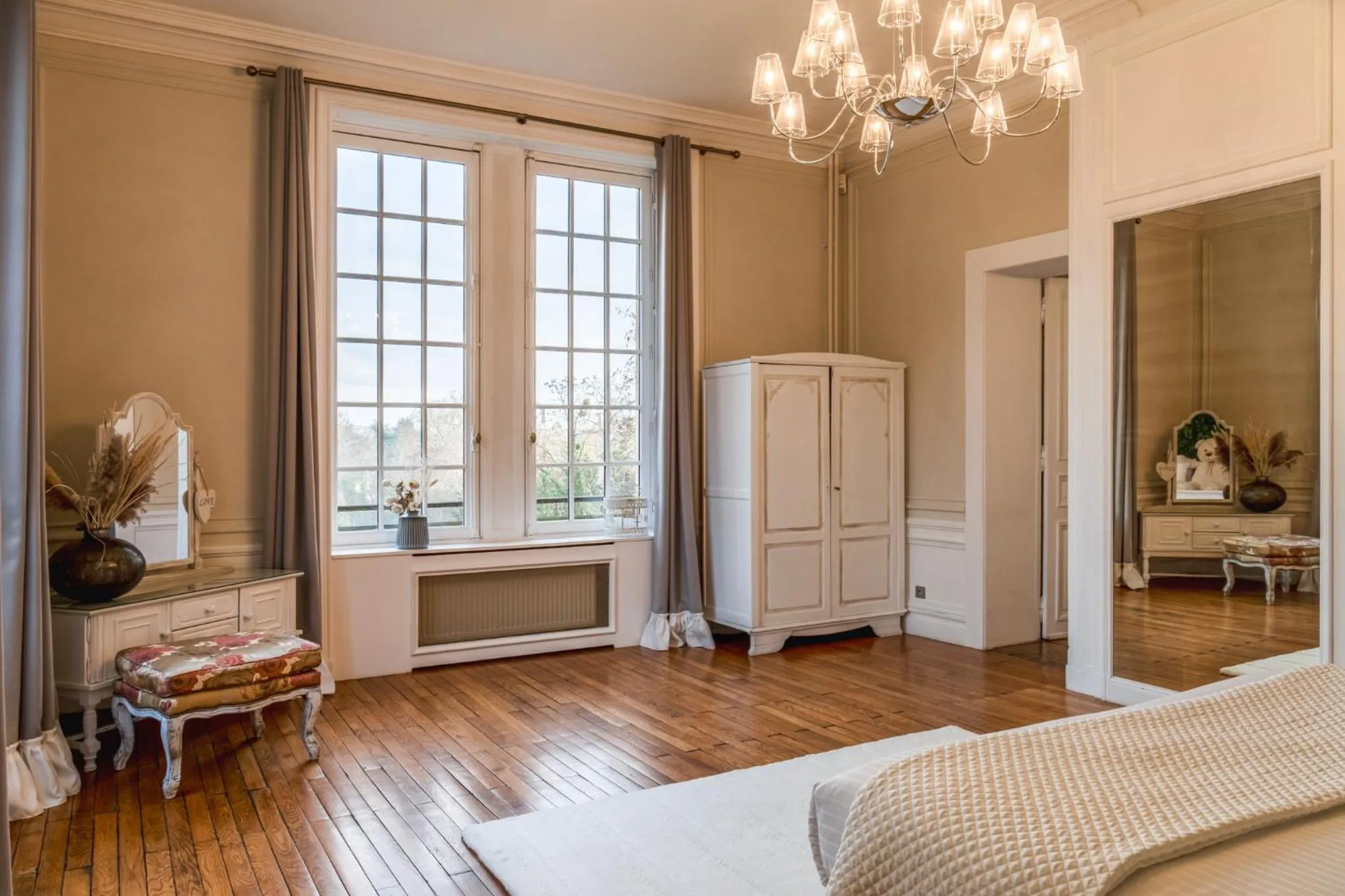 Photo of the whole room, Bed in Hotel Ô Château