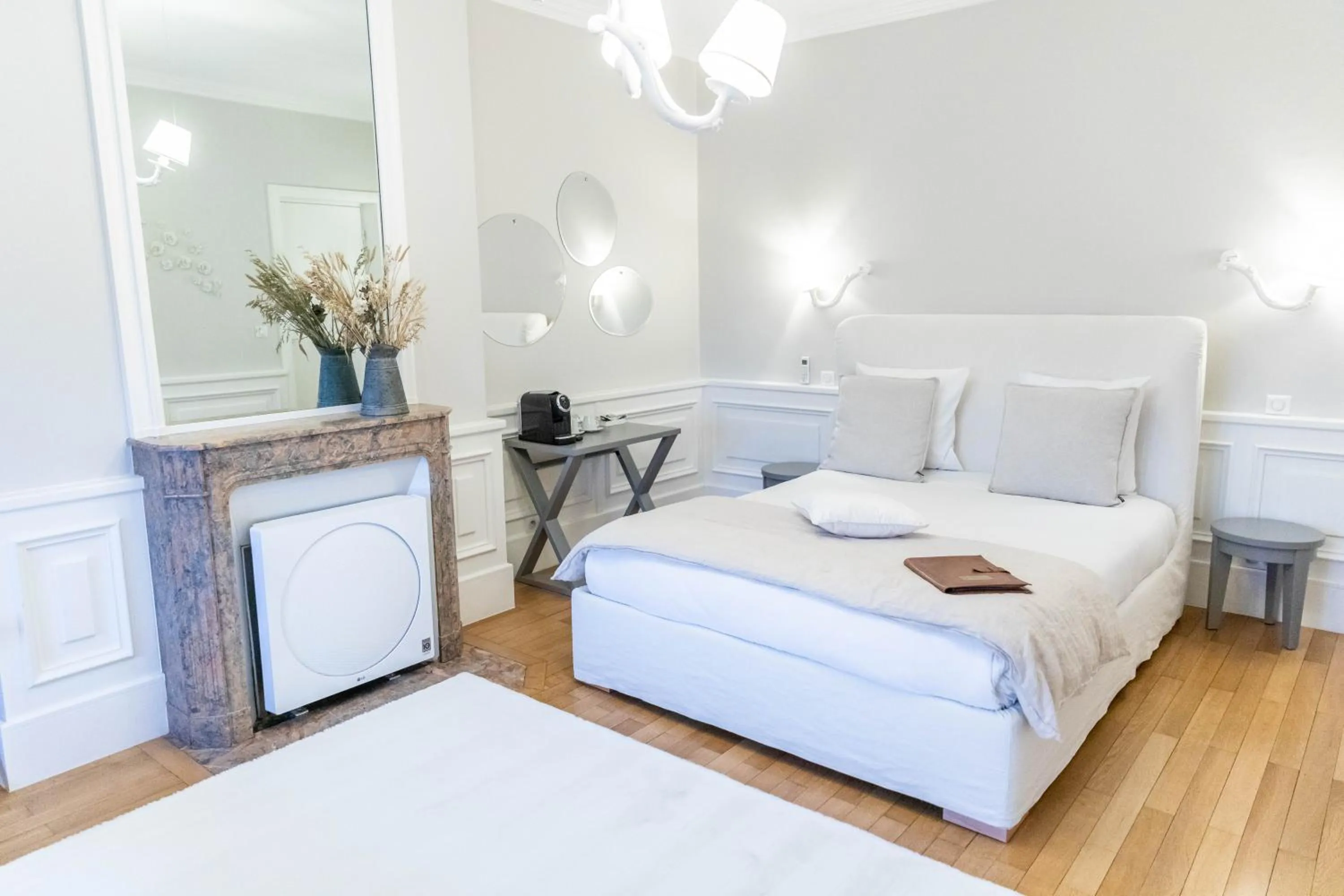 Bed in Hotel Ô Château