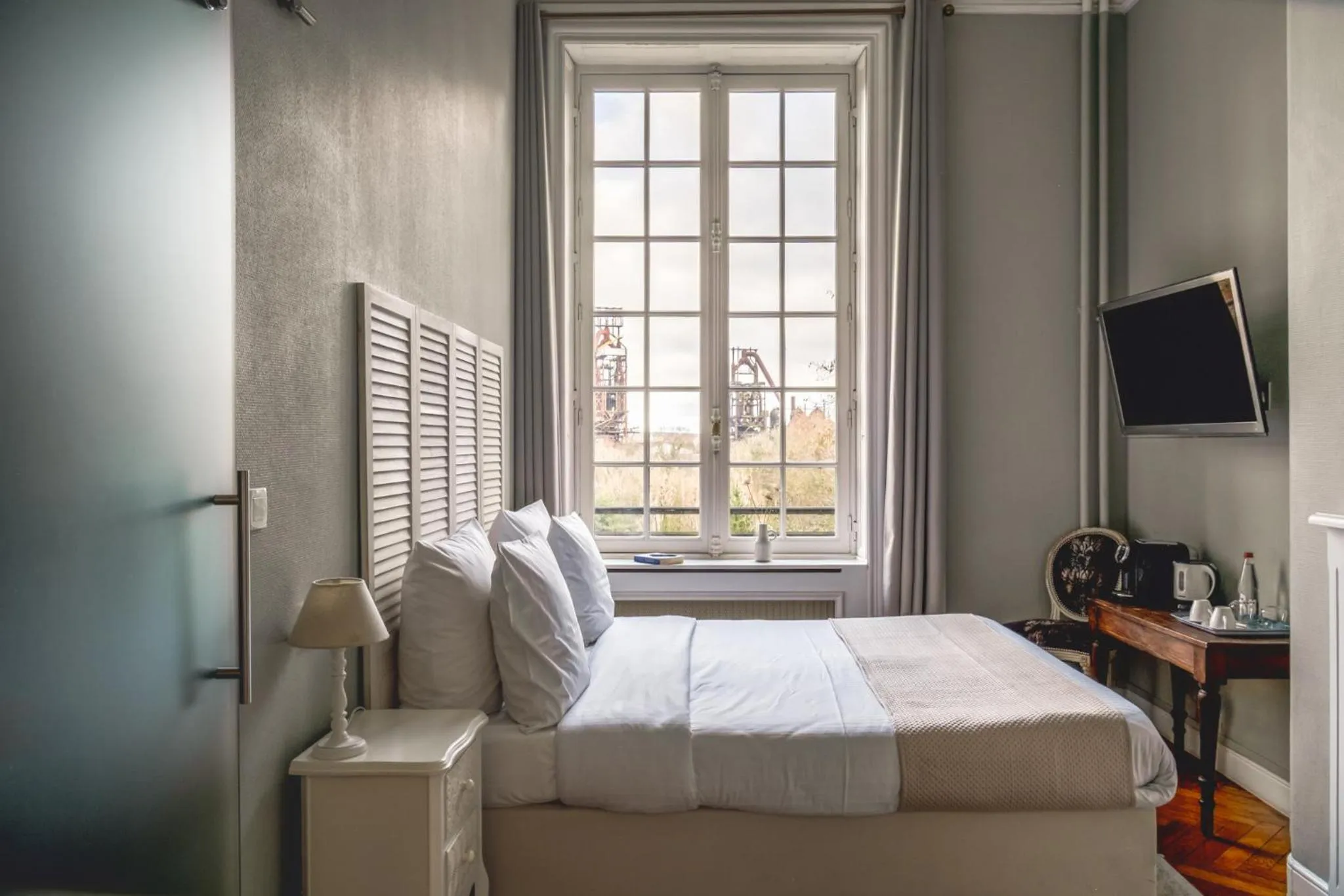 Photo of the whole room, Bed in Hotel Ô Château