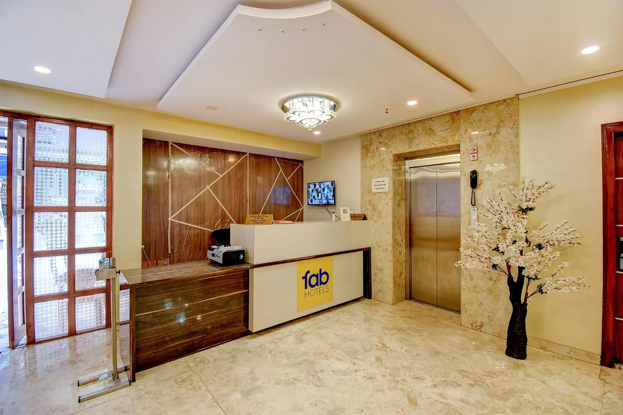 Lobby or reception in FabHotel Cozzy Inn - Tilak Nagar Main Road, Jayanagar