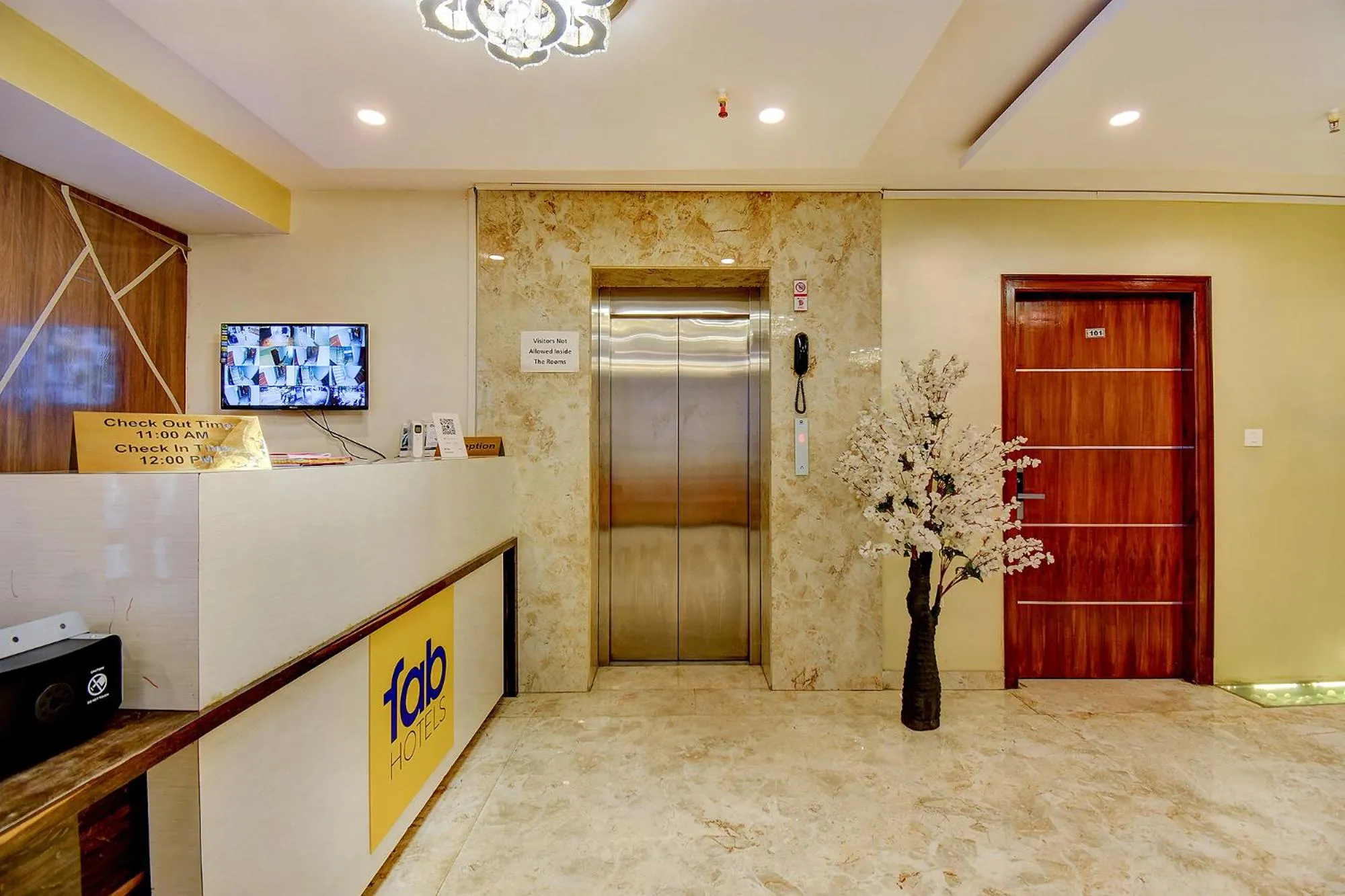 Lobby or reception in FabHotel Cozzy Inn - Tilak Nagar Main Road, Jayanagar