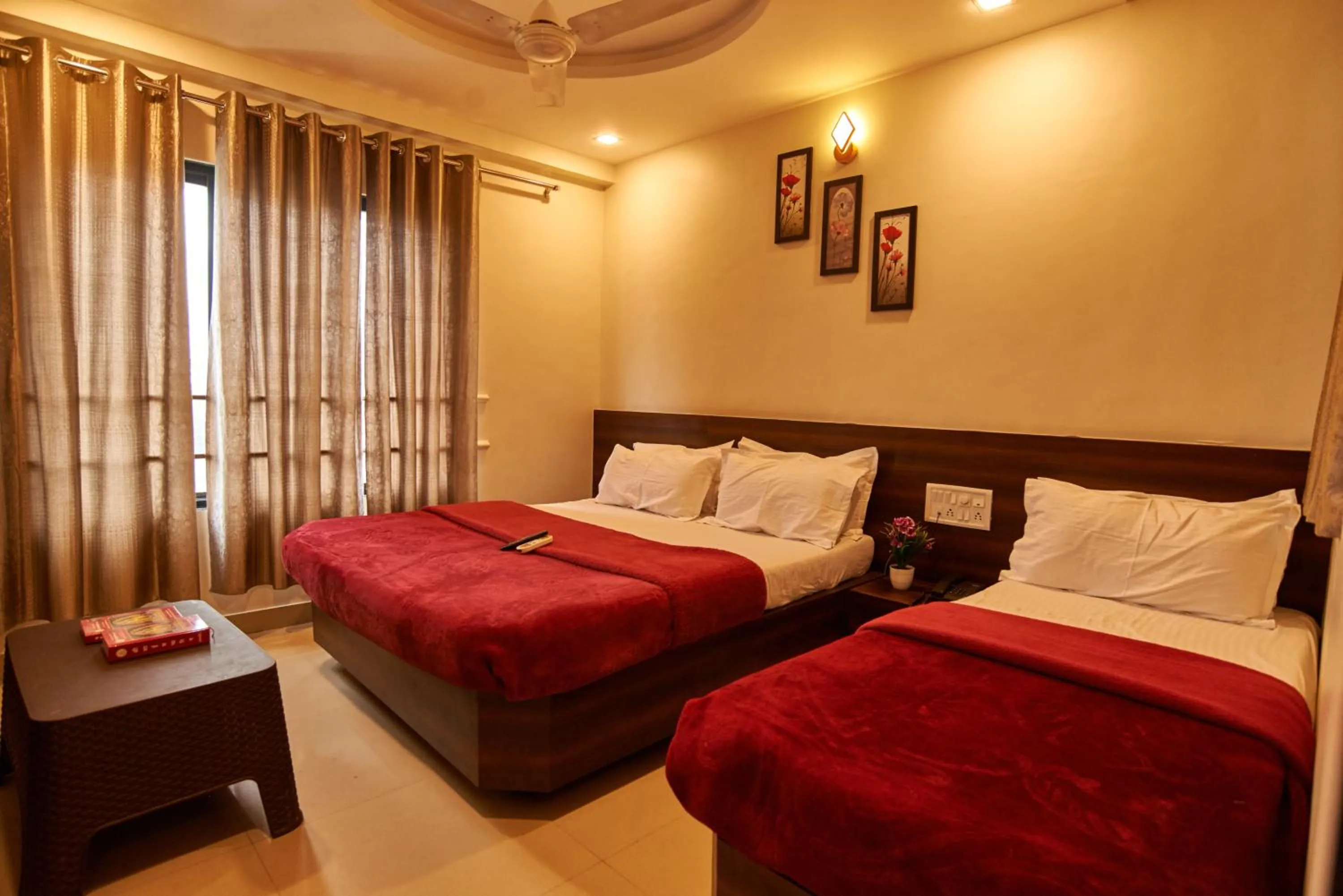 Bedroom, Bed in Hotel Disha Palace