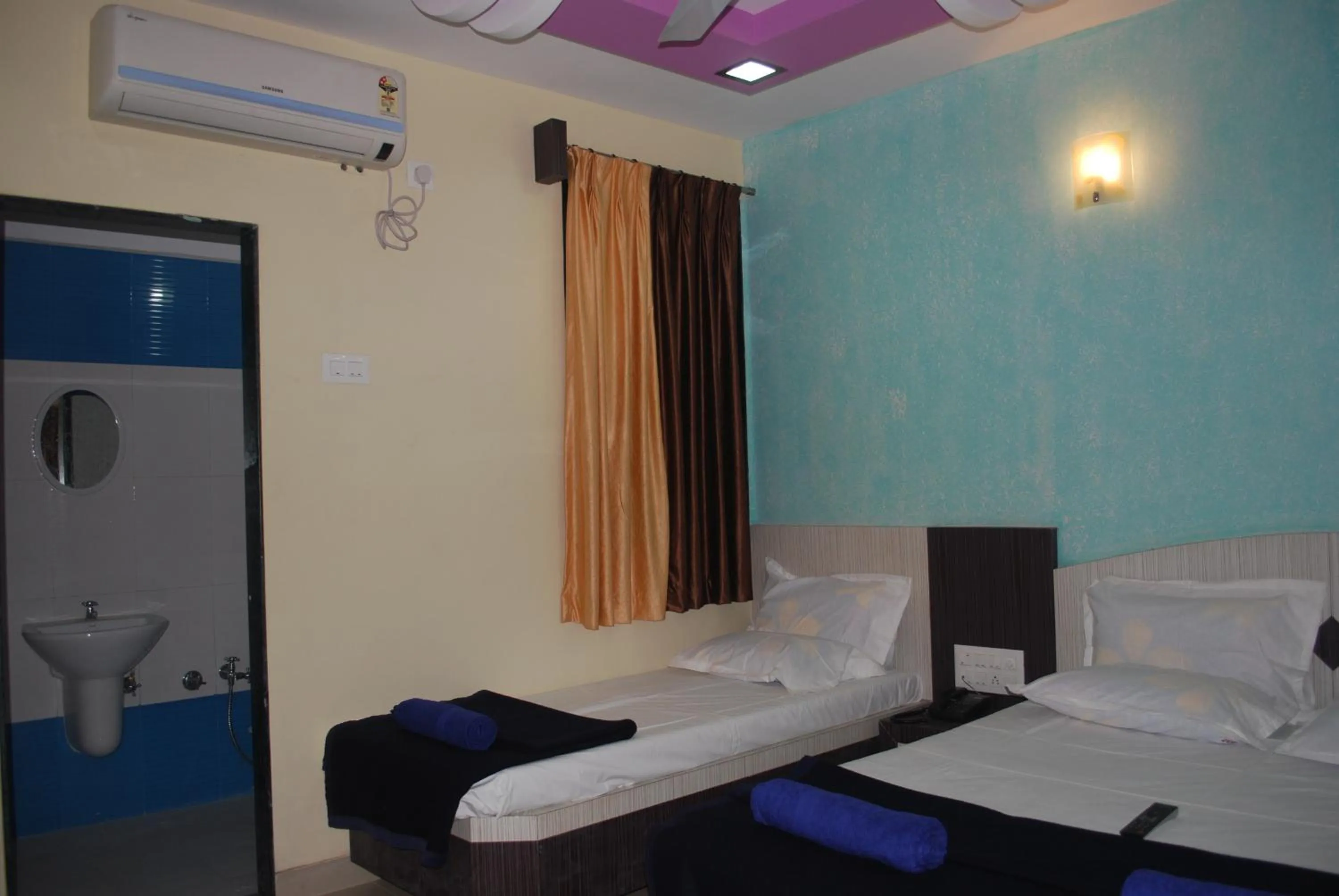 Bedroom, Bed in Hotel Disha Palace