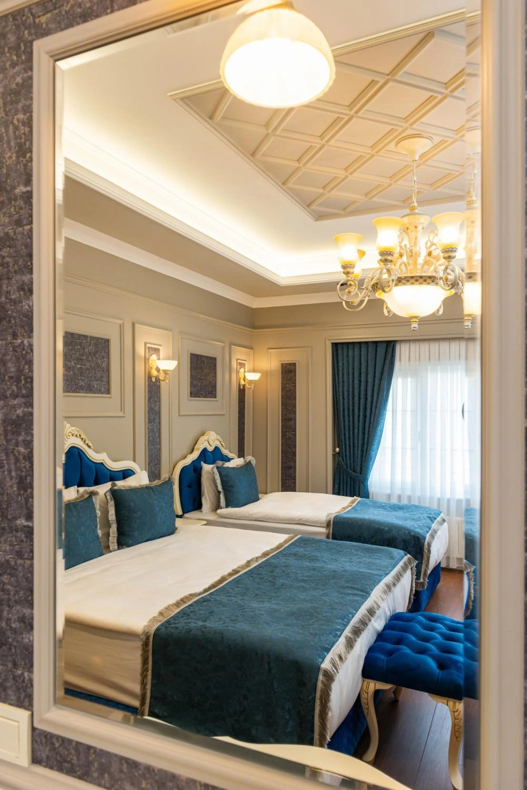 Bed in Begonville Mansion Oldcity