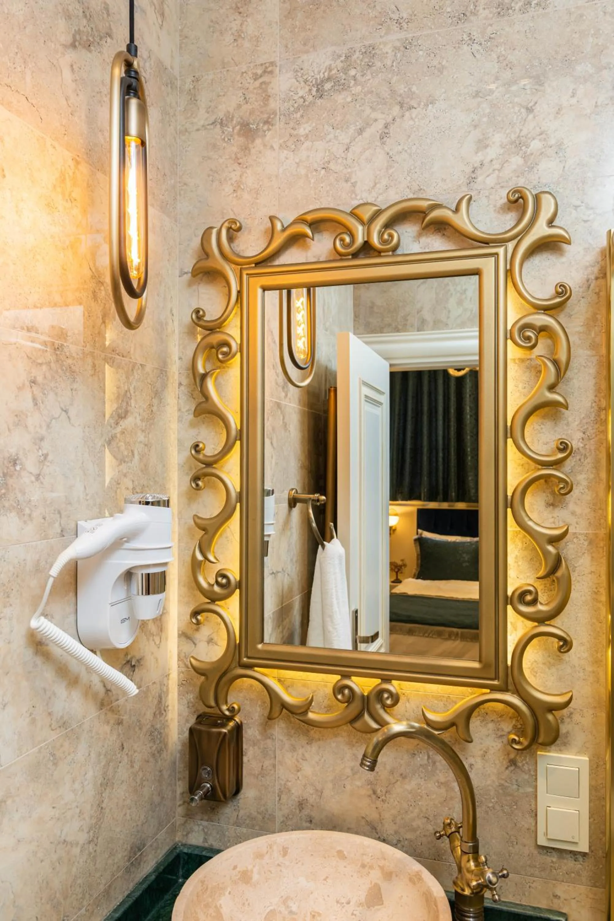 Bathroom in Begonville Mansion Oldcity