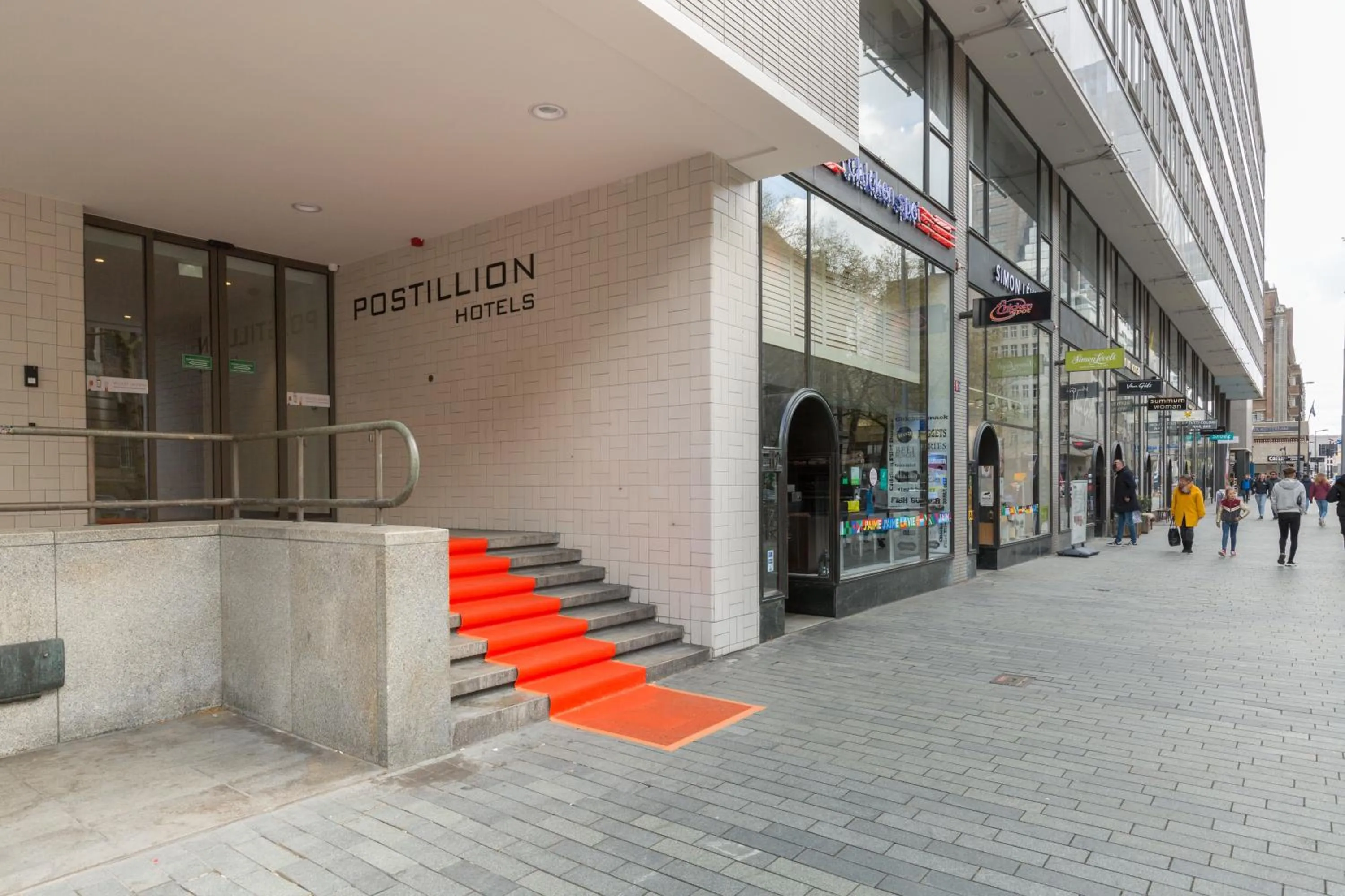 Facade/entrance in Postillion Hotel WTC Rotterdam