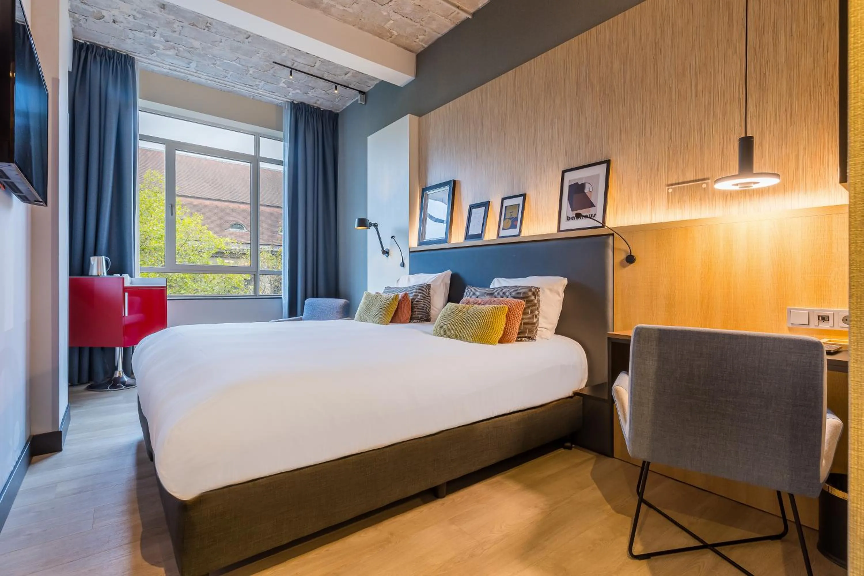 Bedroom, Bed in Postillion Hotel WTC Rotterdam