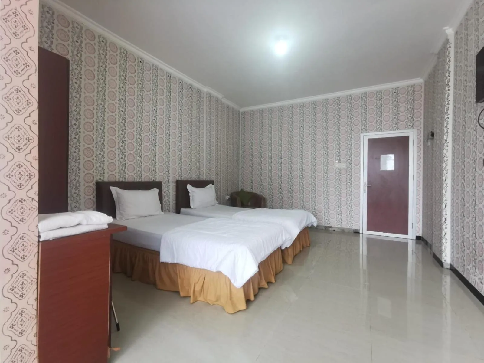 RedDoorz Syariah at Jalan Pramuka