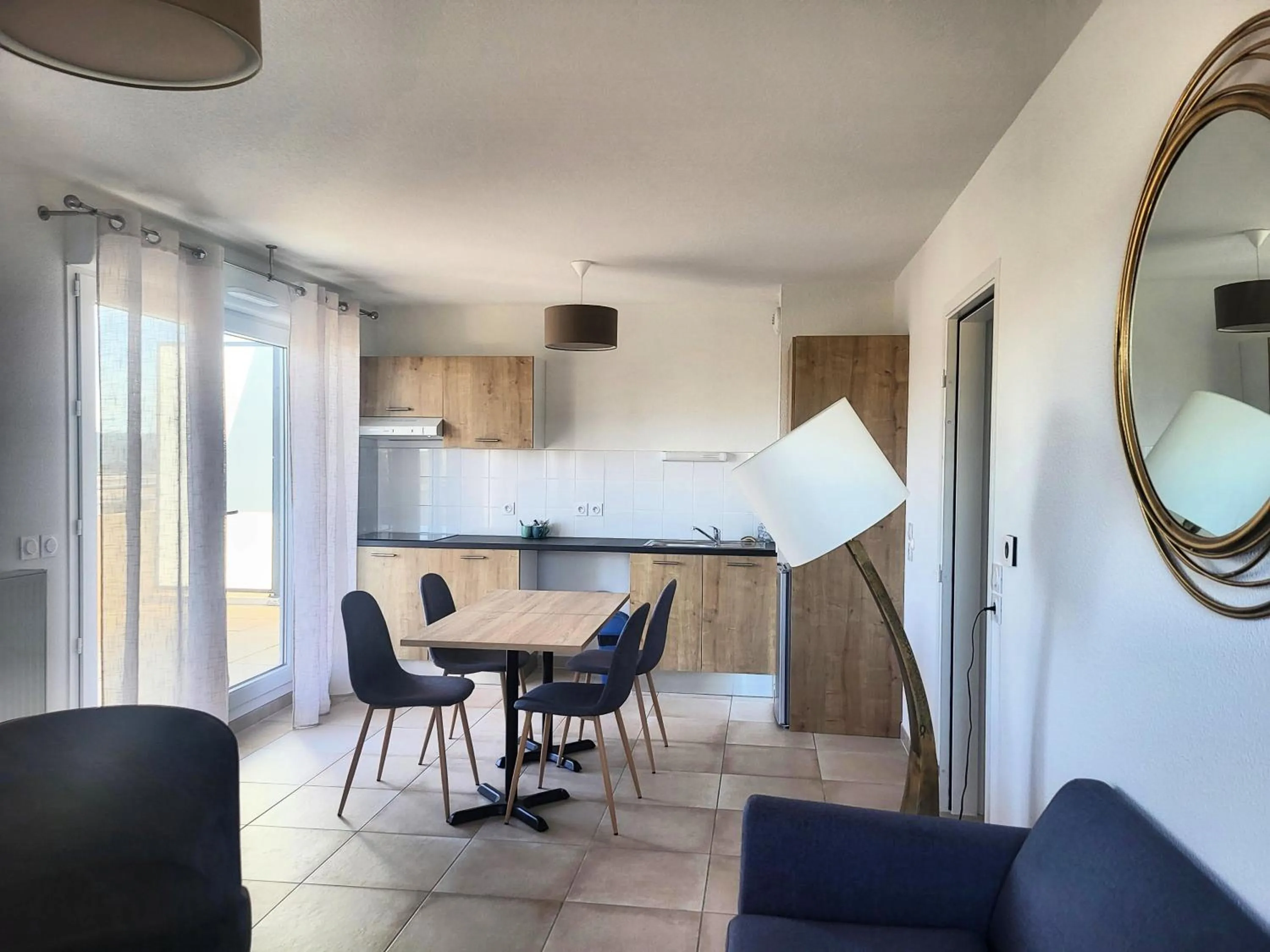 Kitchen or kitchenette in Zenao Appart'hôtels Villeneuve-lès-Avignon