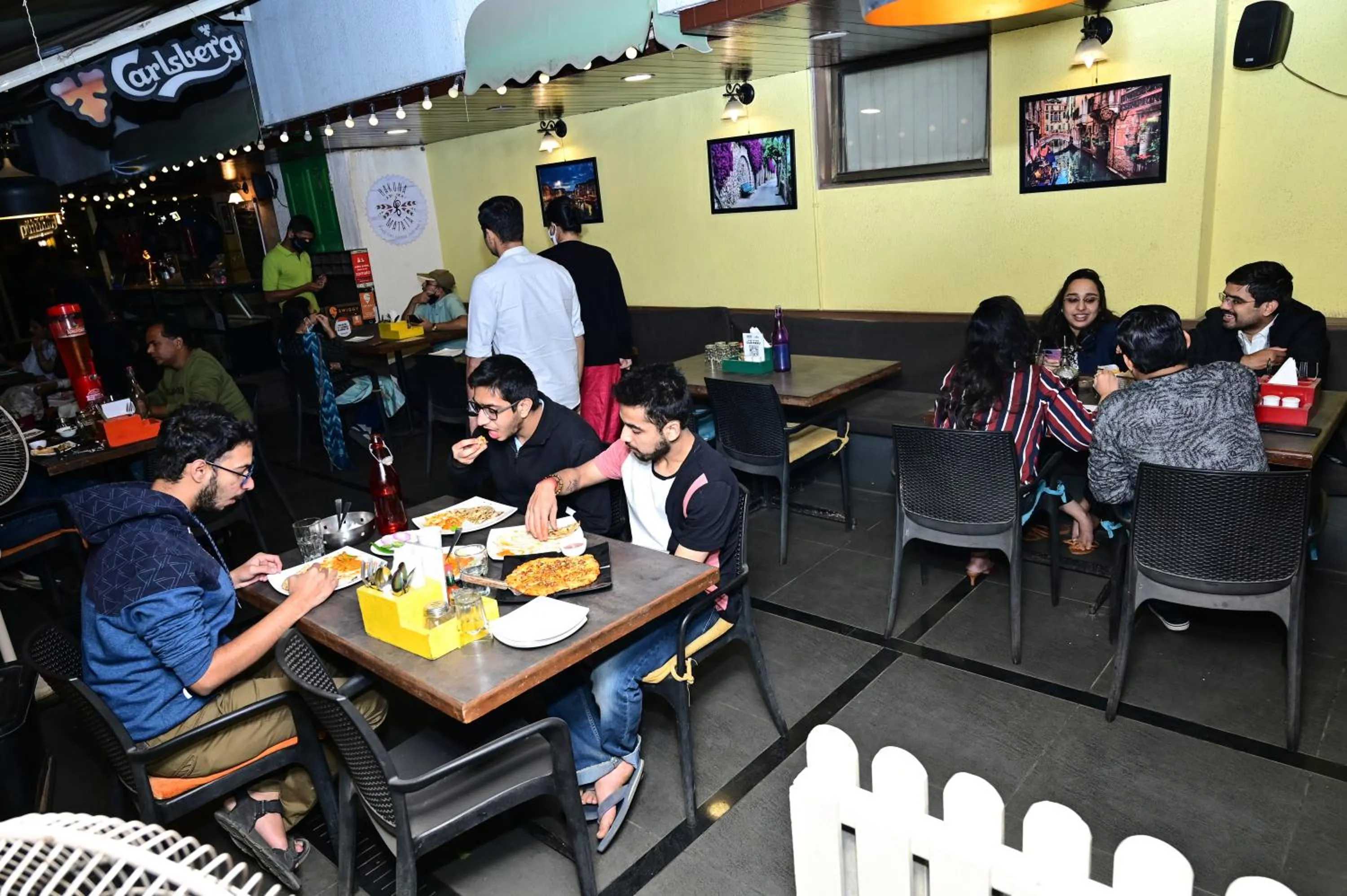 Restaurant/places to eat in The Deccan Royaale, Shivaji Nagar