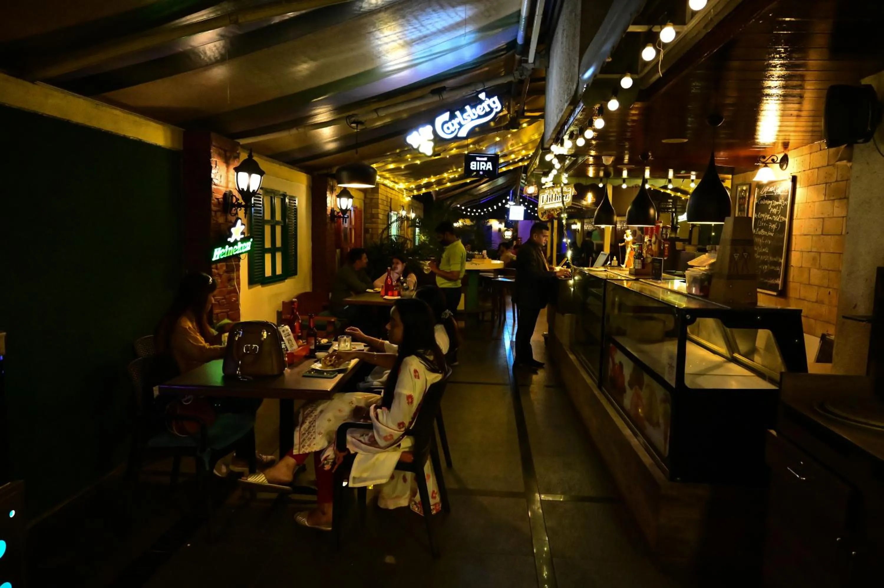 Restaurant/places to eat in The Deccan Royaale, Shivaji Nagar