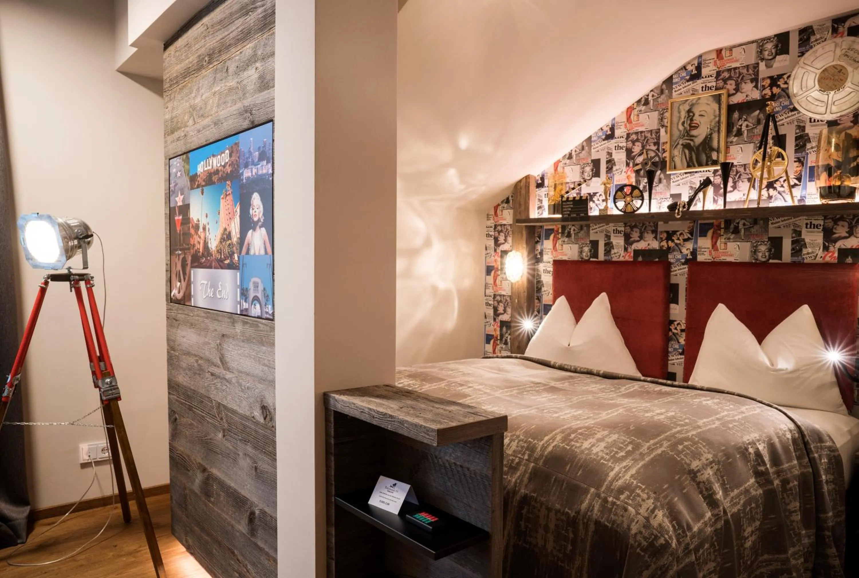 Photo of the whole room, Bed in Boutique Hotel im Auracher Löchl