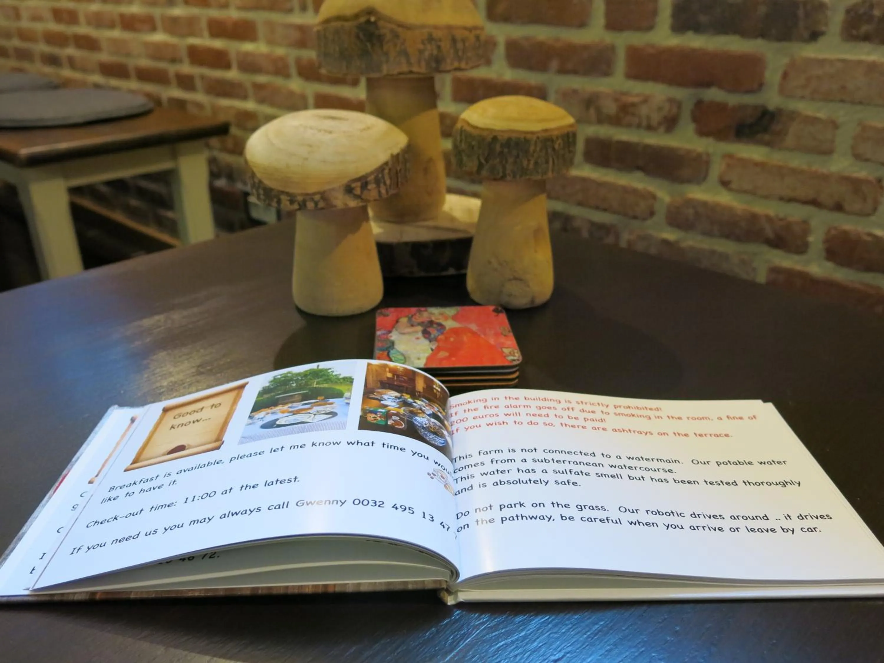 Library in Hoeve Chartreuse